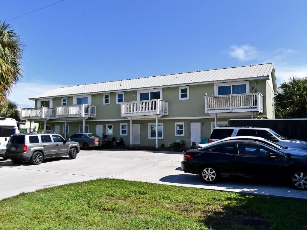 1807 Saint Lucie Court