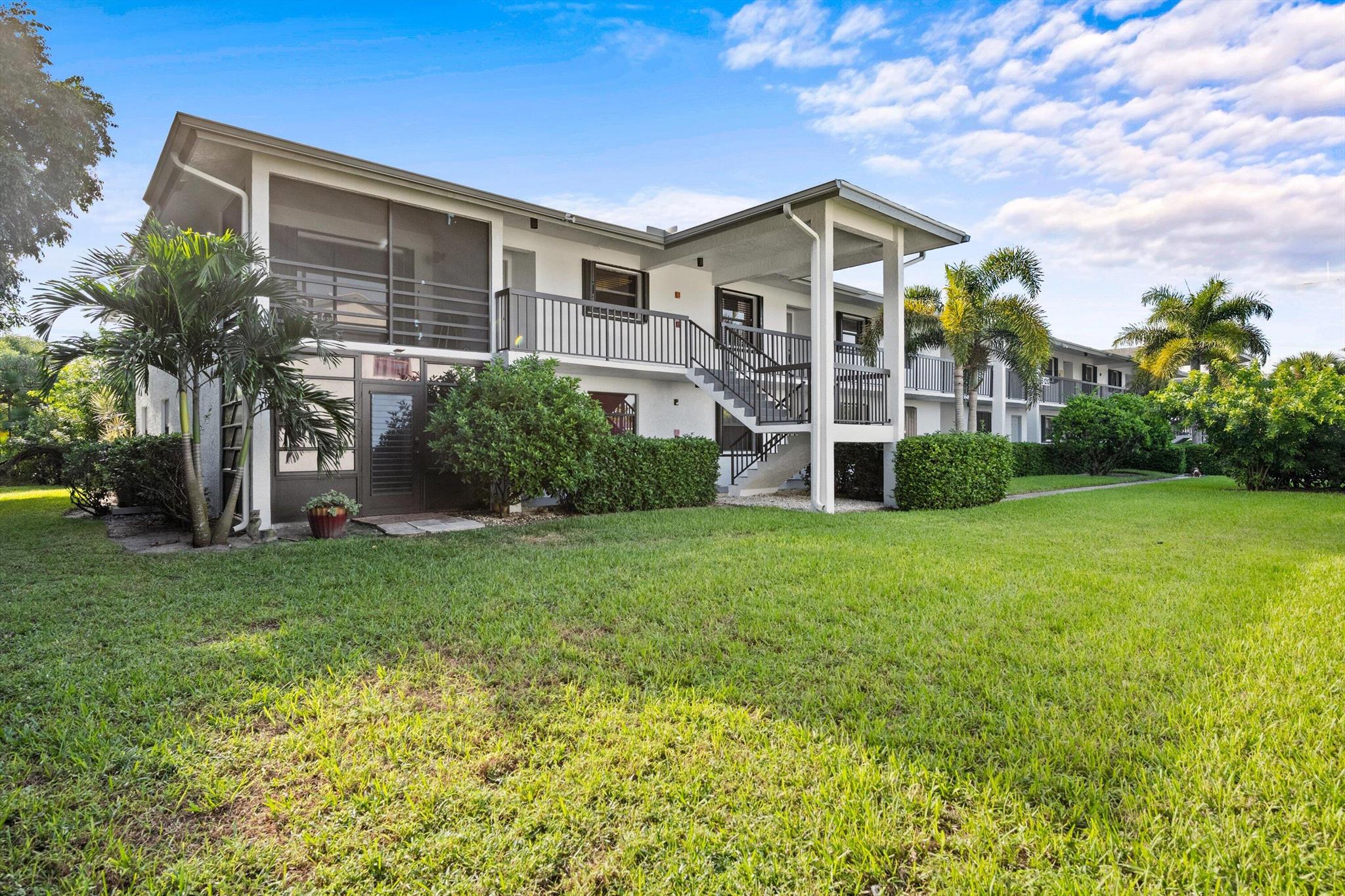 1210 Se Parkview Place E9 Property Photo 1