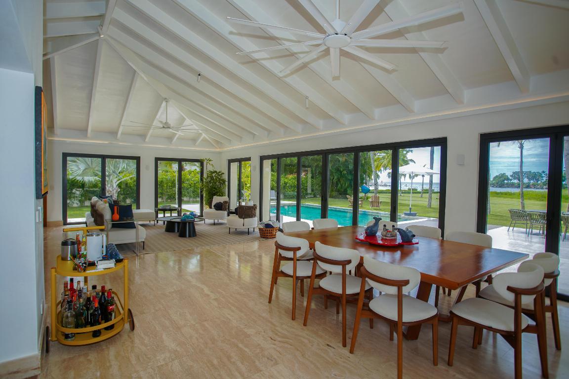 21 00 Property Photo 18