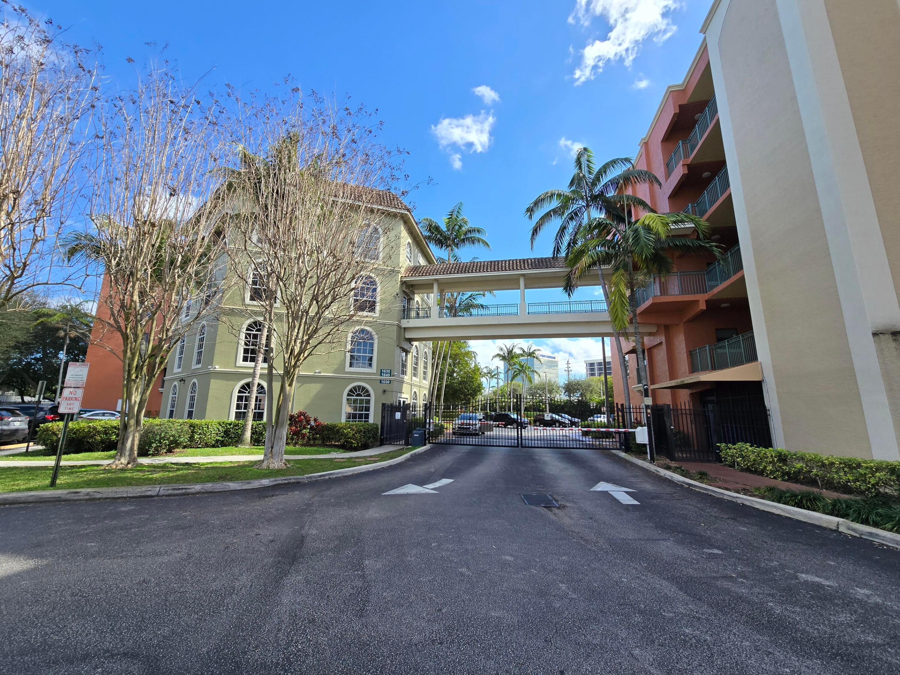 1640 Presidential Way 403