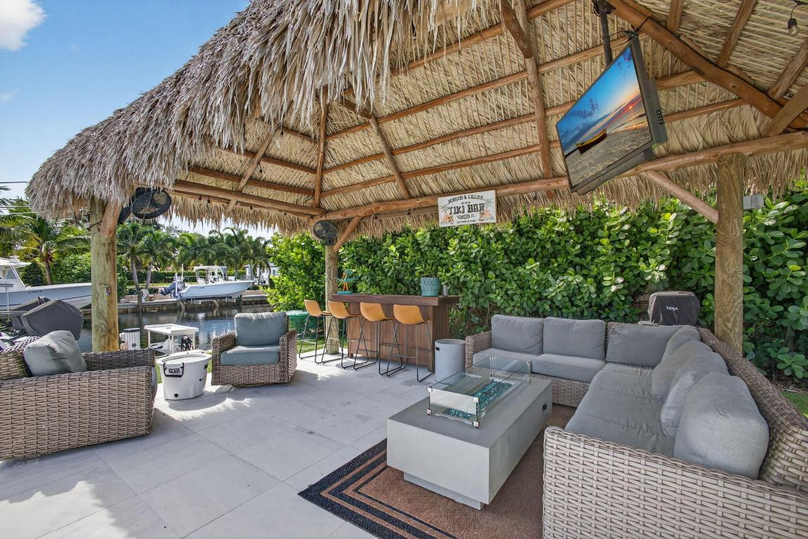 12 Leeward Circle Property Photo 3