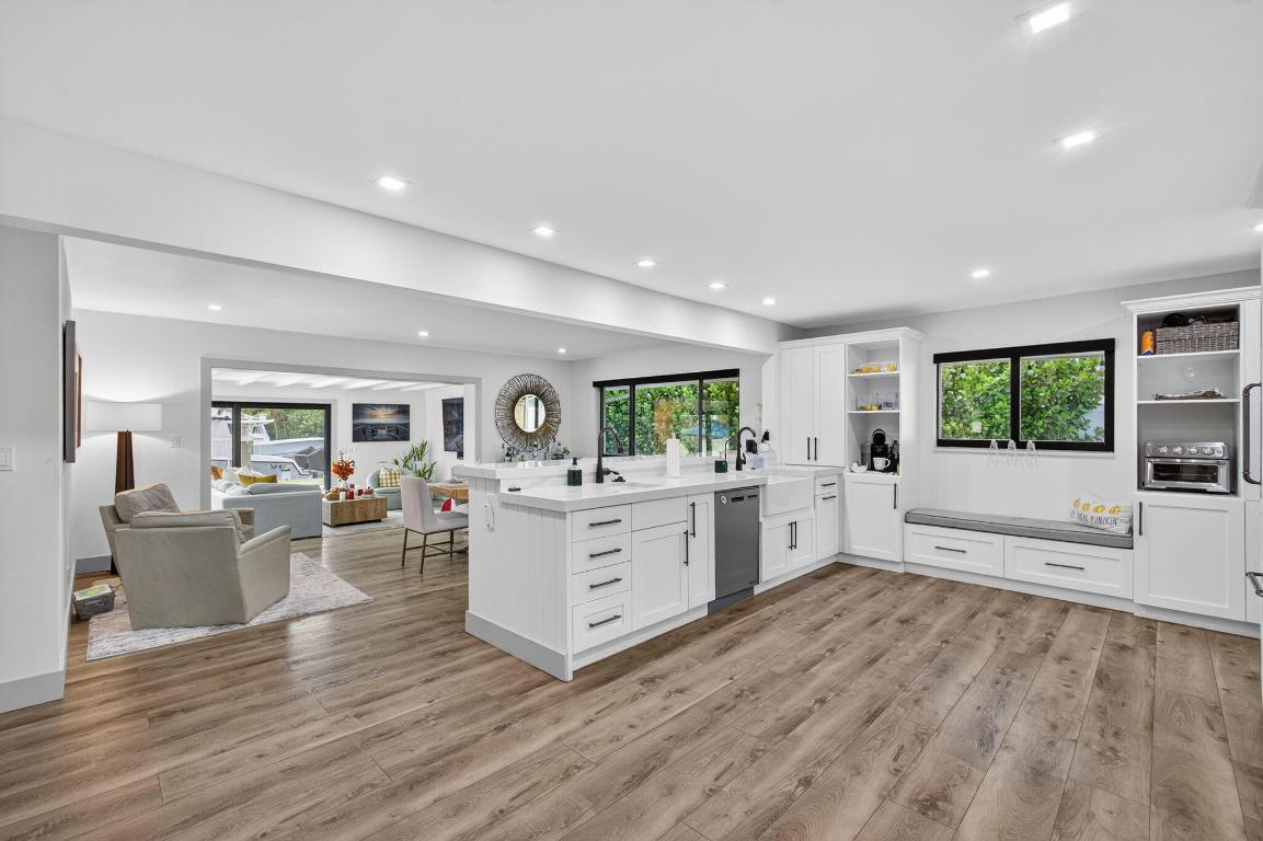 12 Leeward Circle Property Photo 10