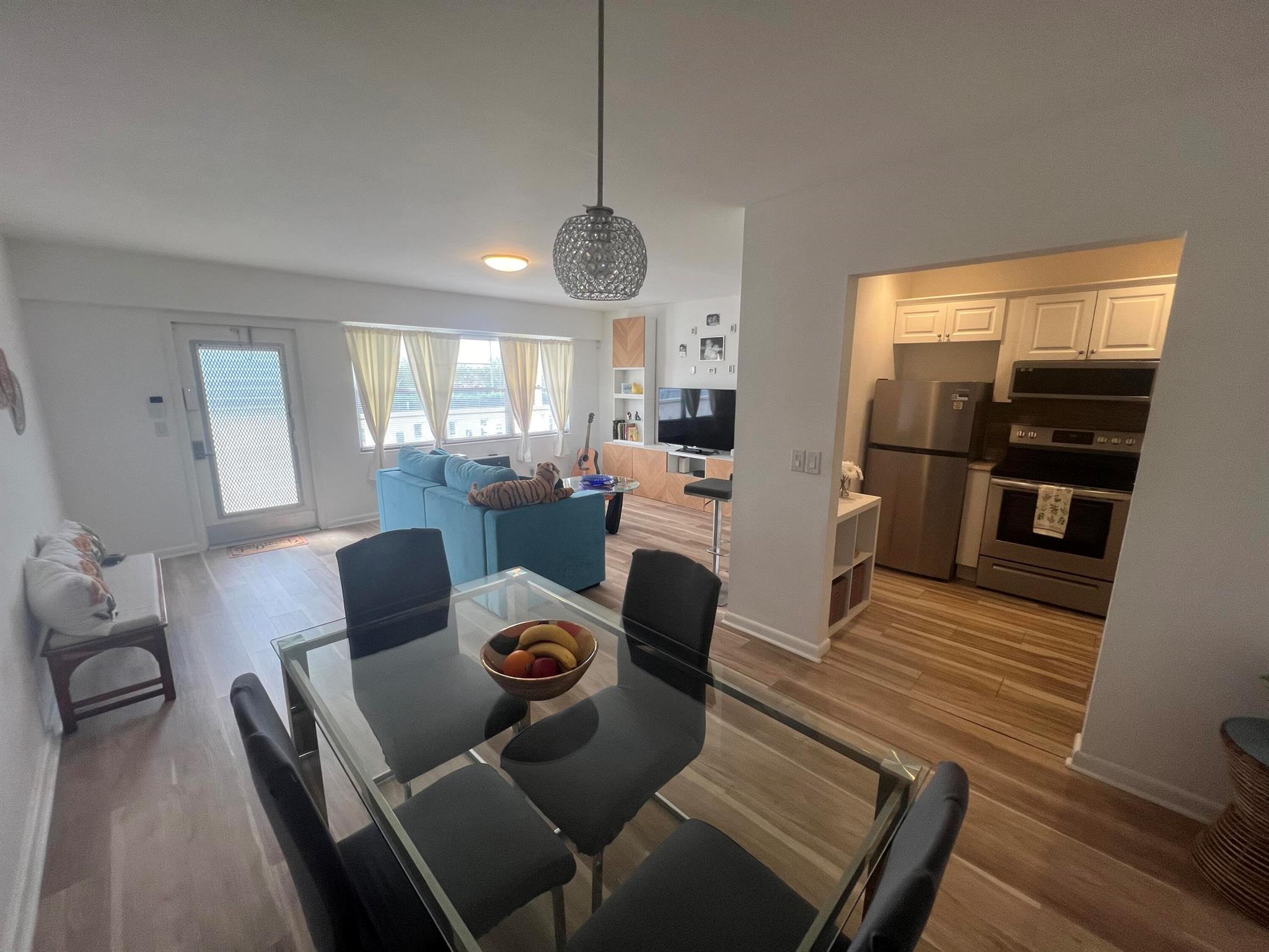 79 Dorset B Property Photo 6