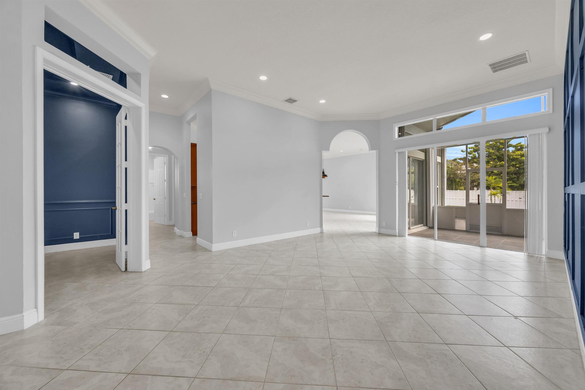 302 Nw Westover Court Property Photo 8