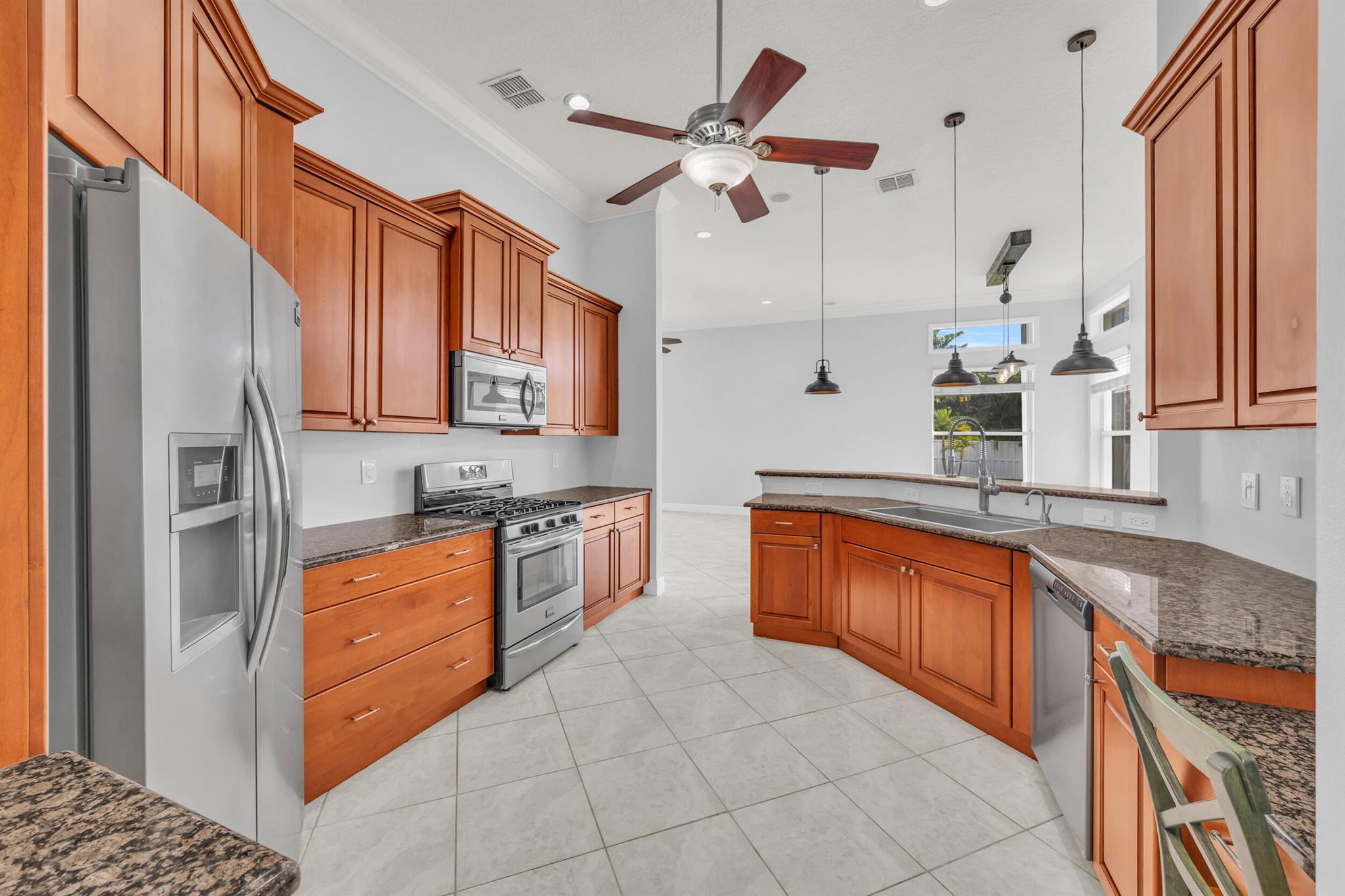 302 Nw Westover Court Property Photo 16