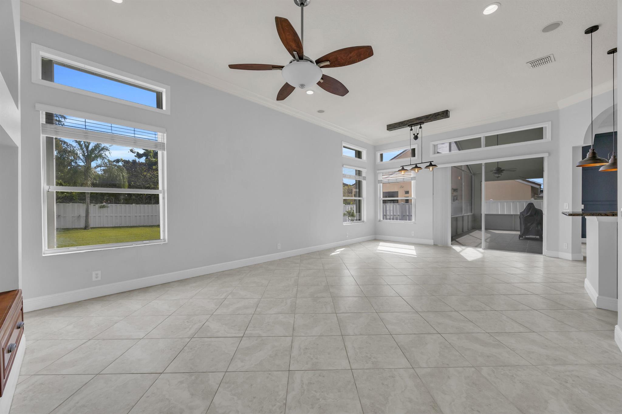 302 Nw Westover Court Property Photo 19