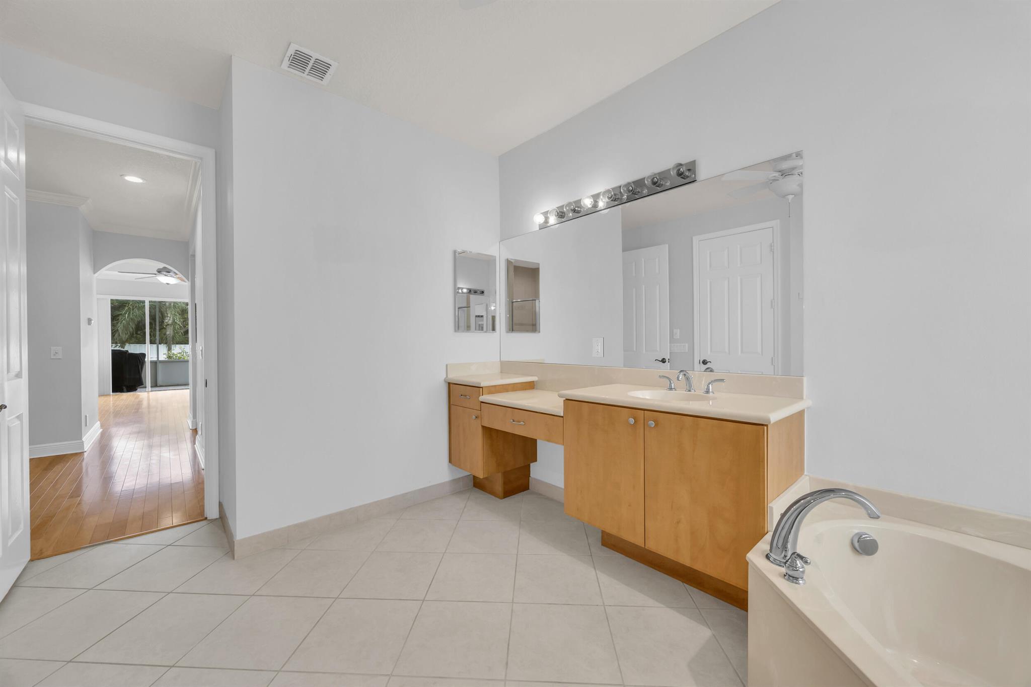 302 Nw Westover Court Property Photo 30