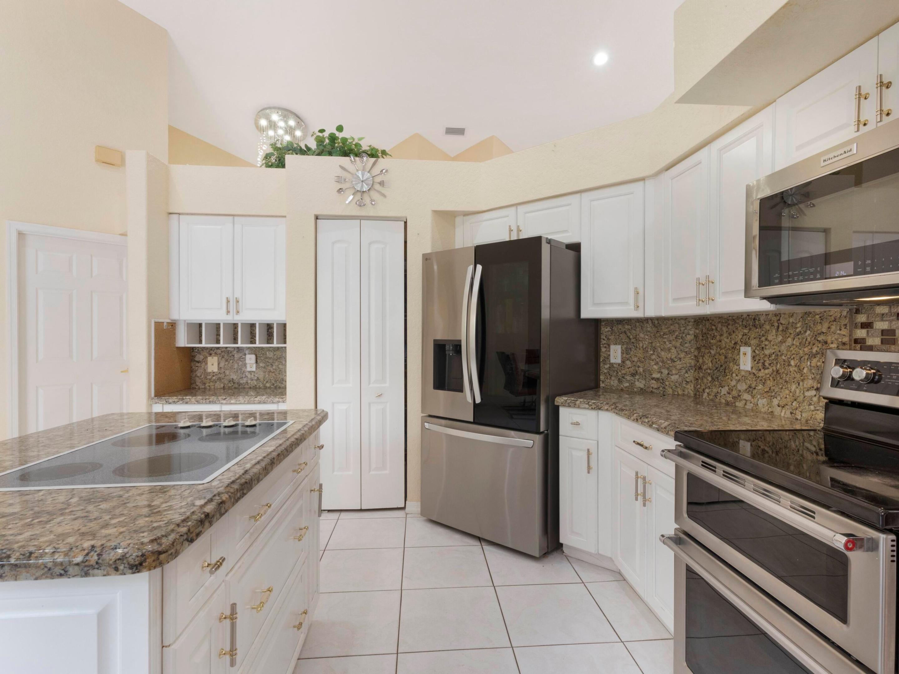 5159 Brookview Drive Property Photo 8