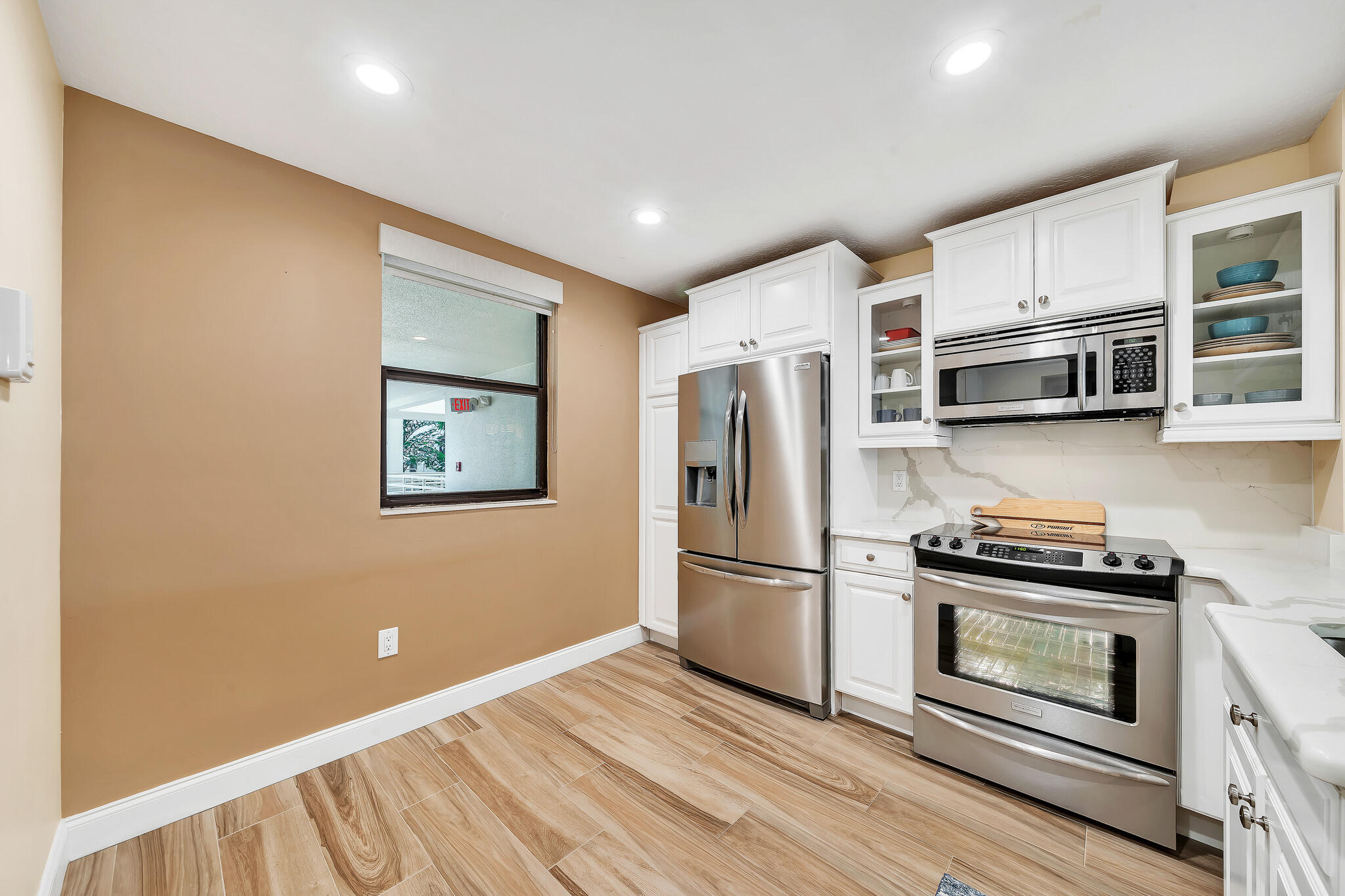 827 Oak Harbour Drive Property Photo 13