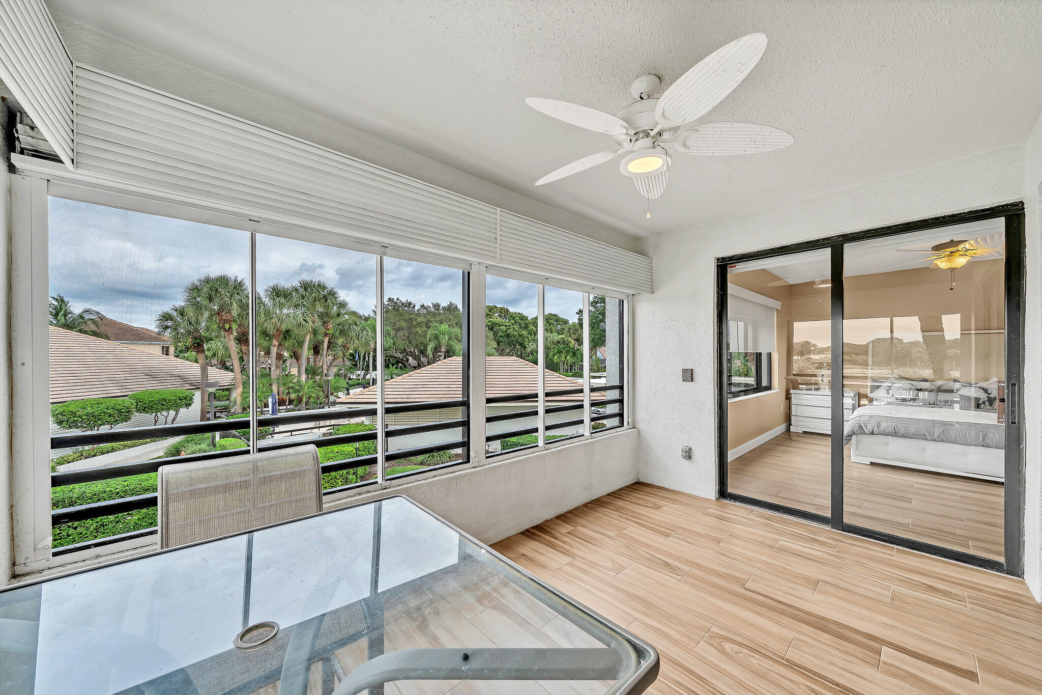 827 Oak Harbour Drive Property Photo 20