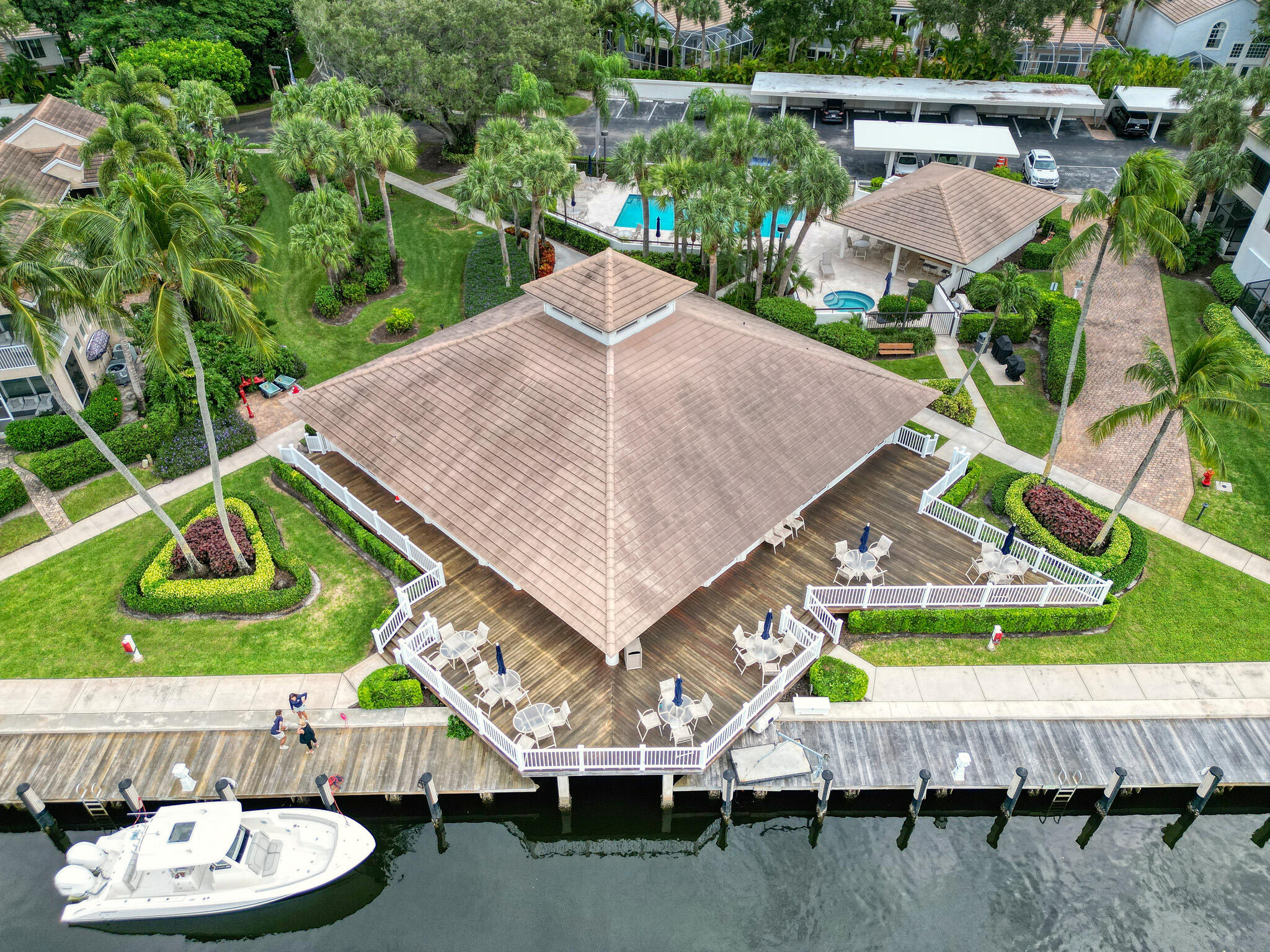 827 Oak Harbour Drive Property Photo 60
