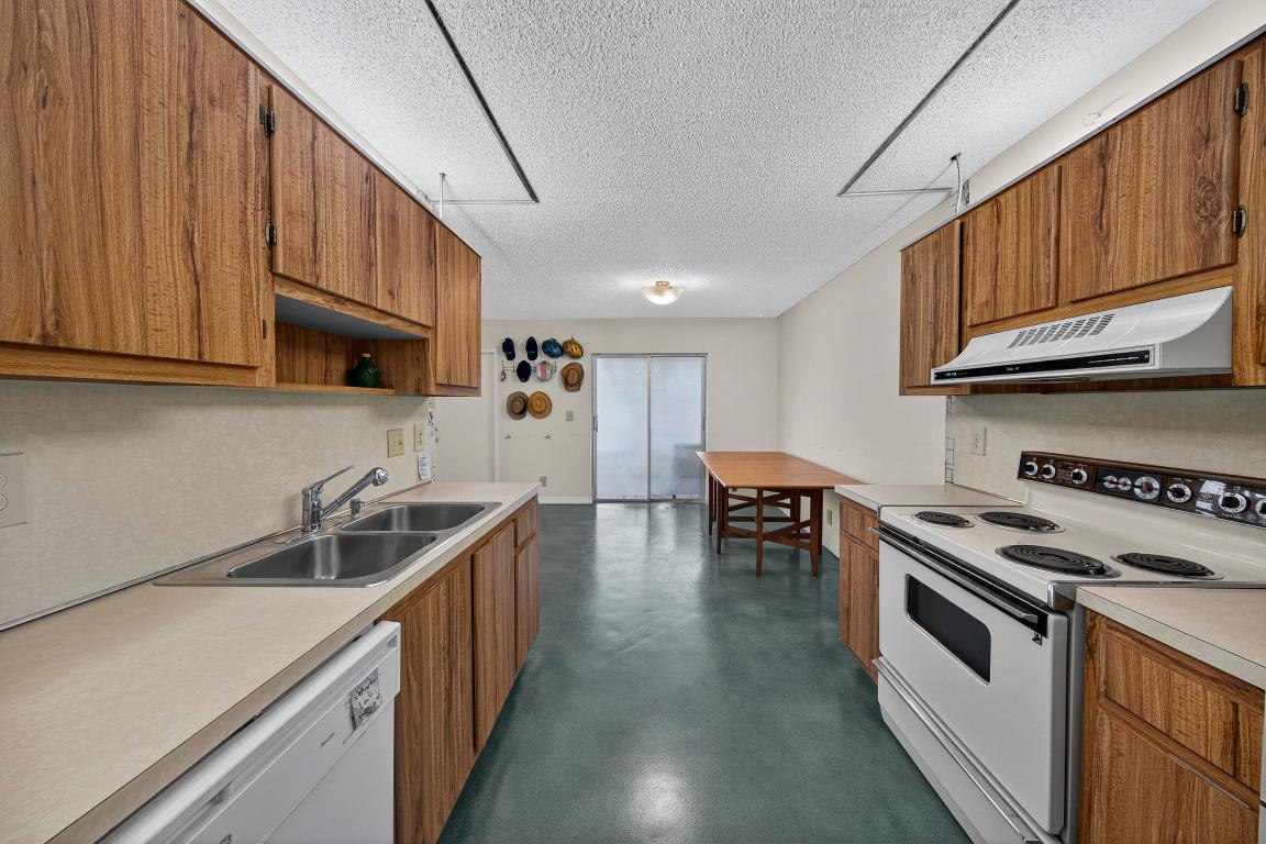 14236 Campanelli Drive Property Photo 6