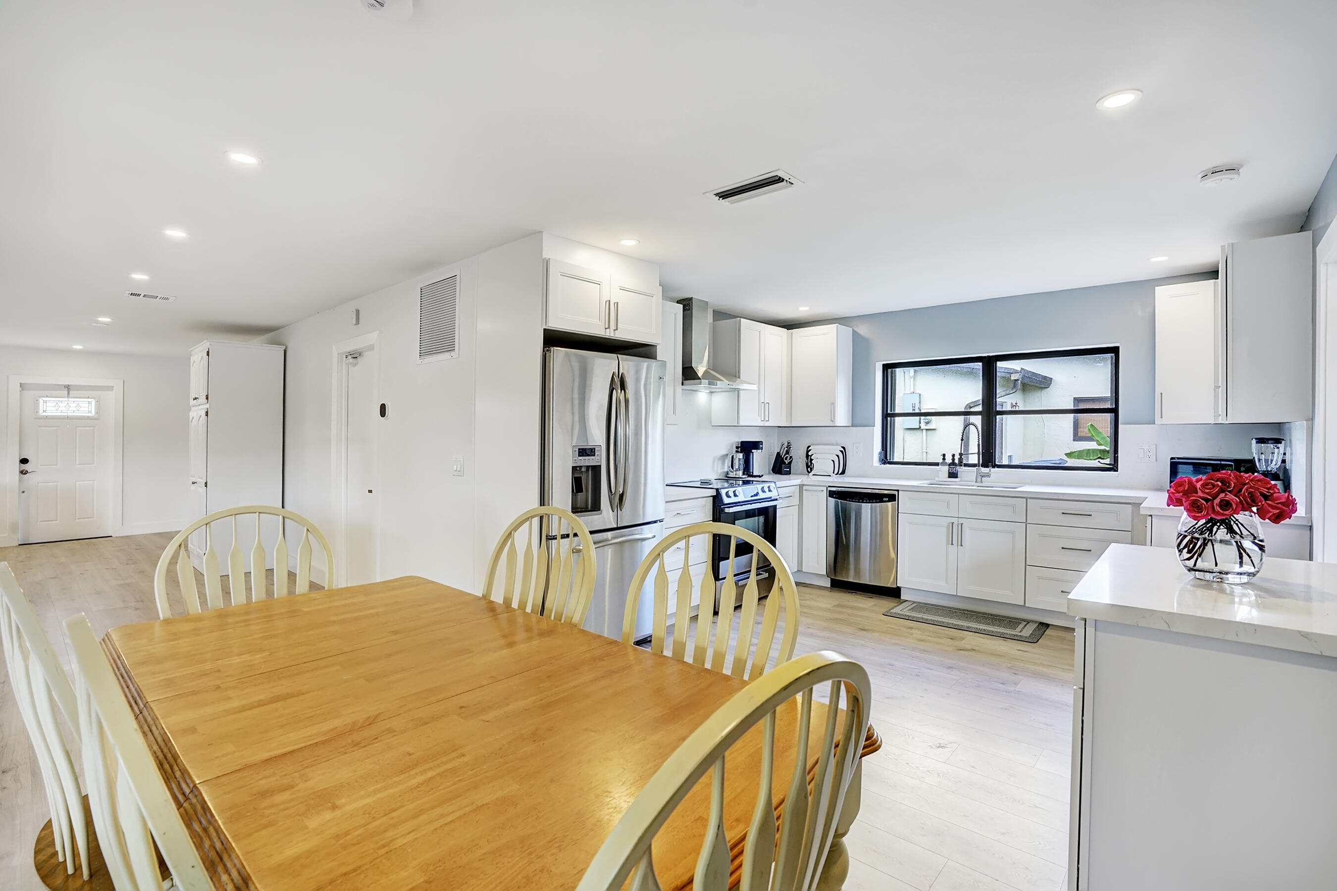 14608 Country Side Lane Property Photo 9