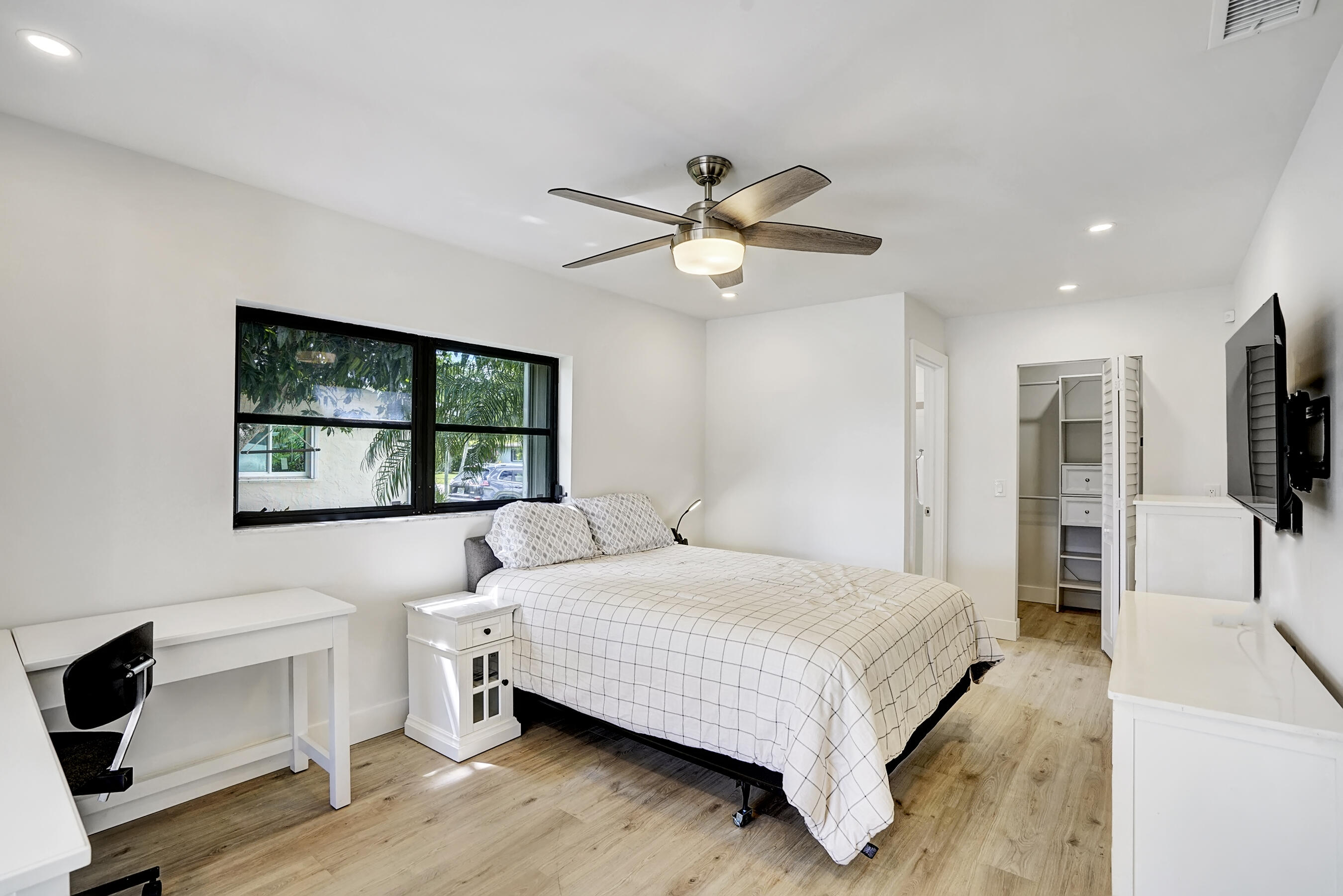 14608 Country Side Lane Property Photo 10