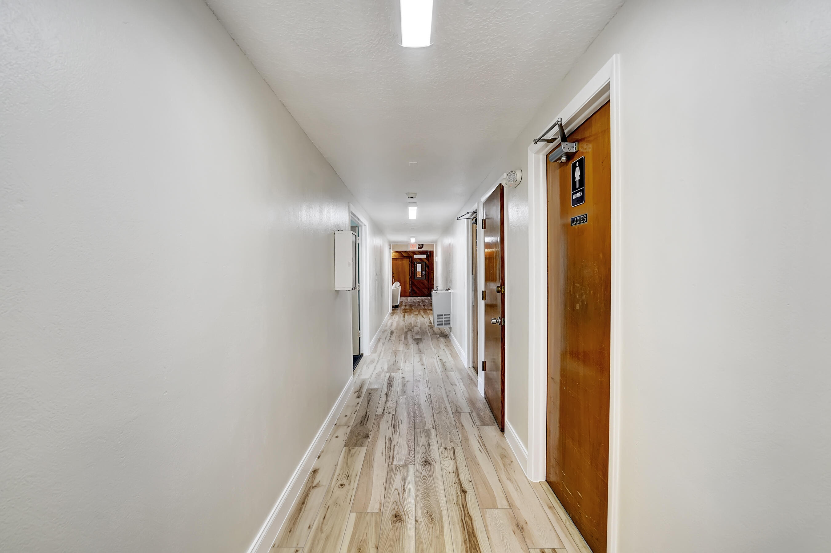 14608 Country Side Lane Property Photo 29