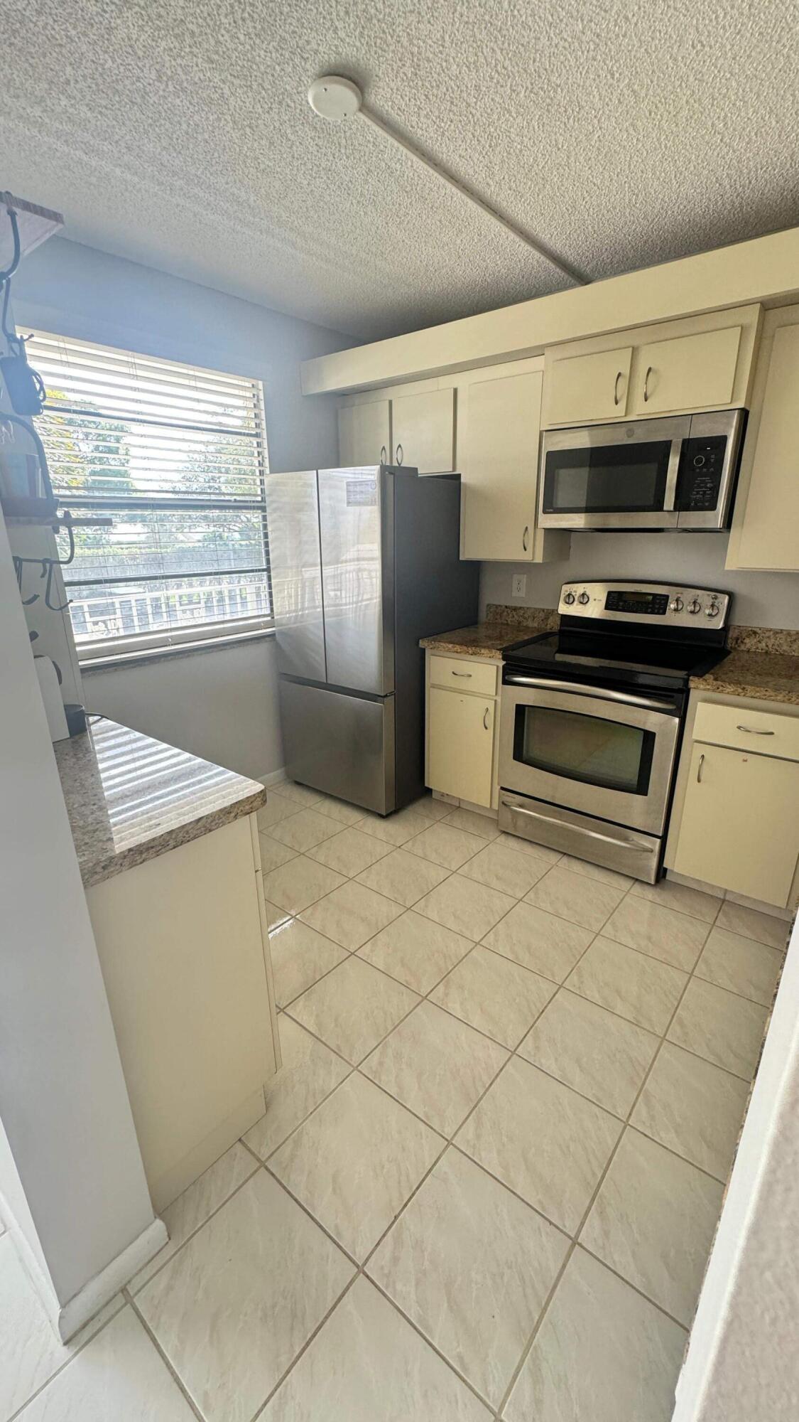 6049 Balboa Circle 202 Property Photo 3