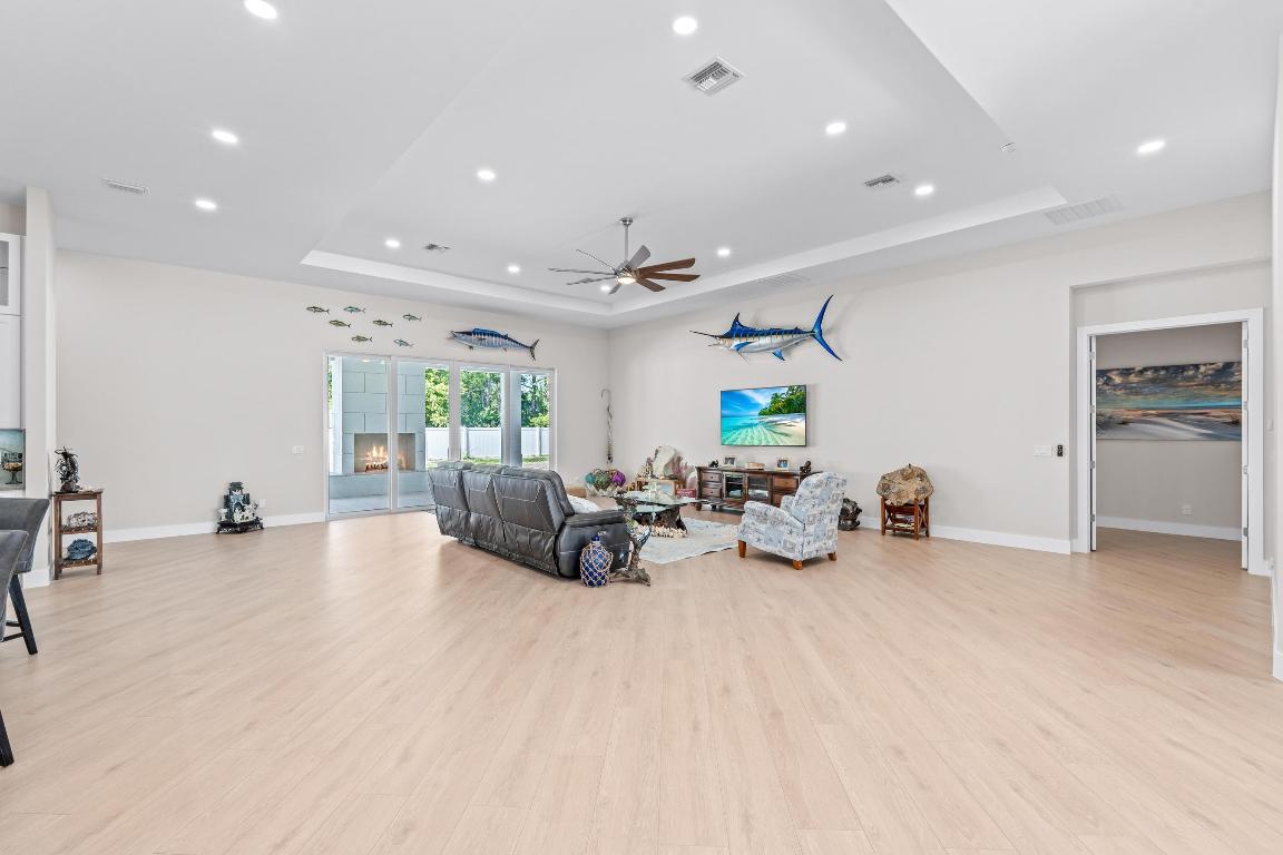 8425 Apache Boulevard Property Photo 6