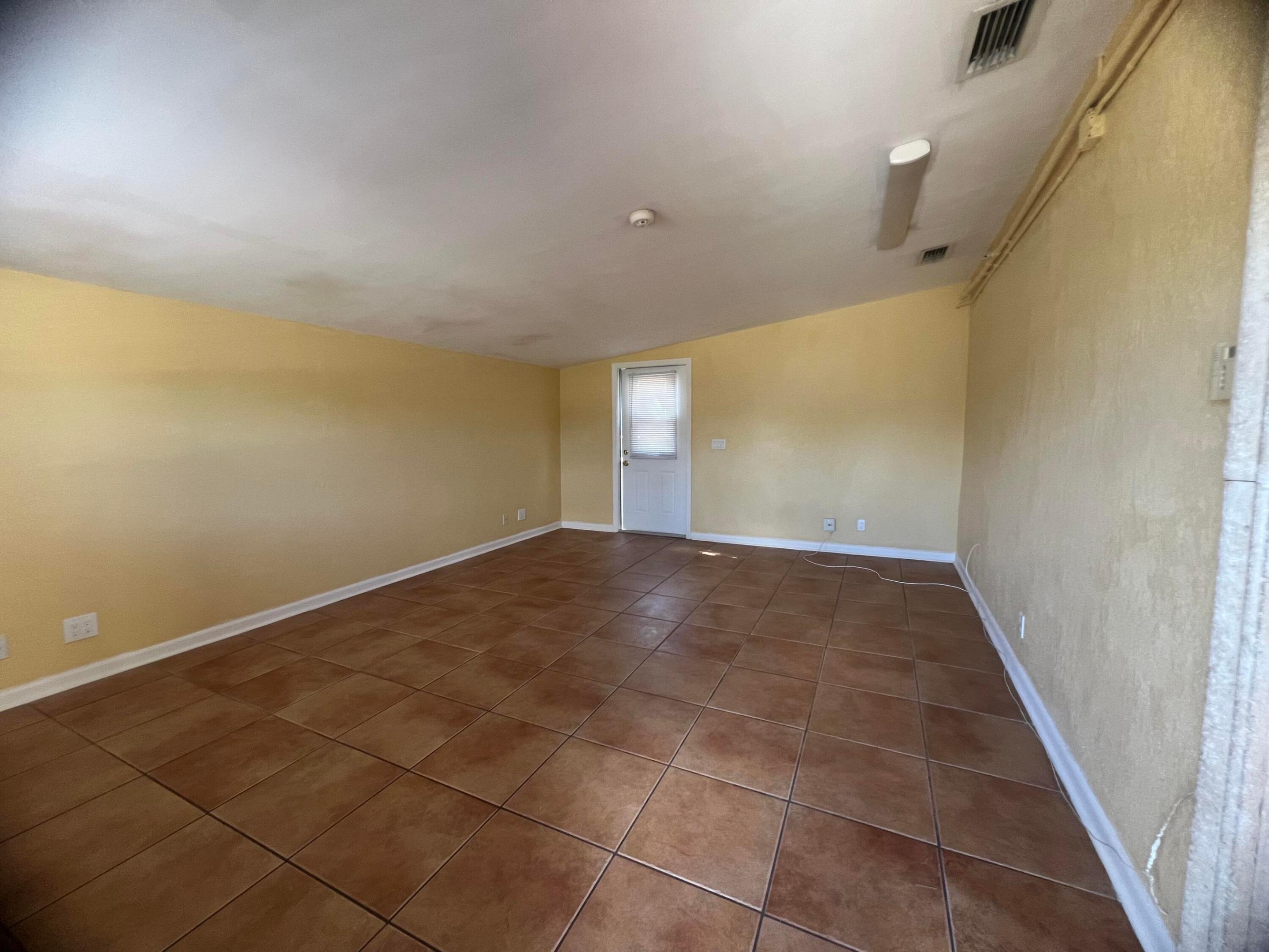 4052 Collin Drive Property Photo 3