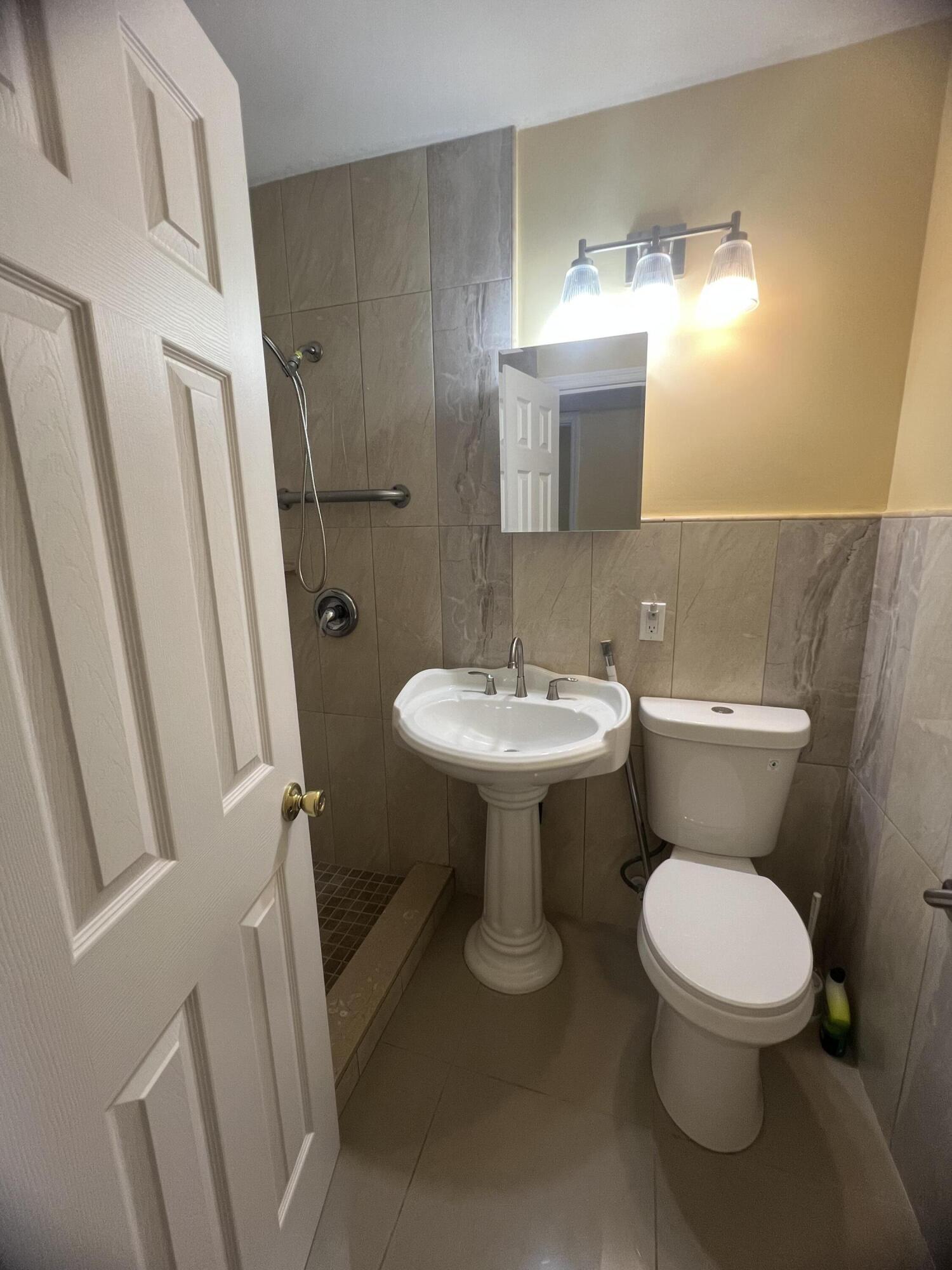 4052 Collin Drive Property Photo 7