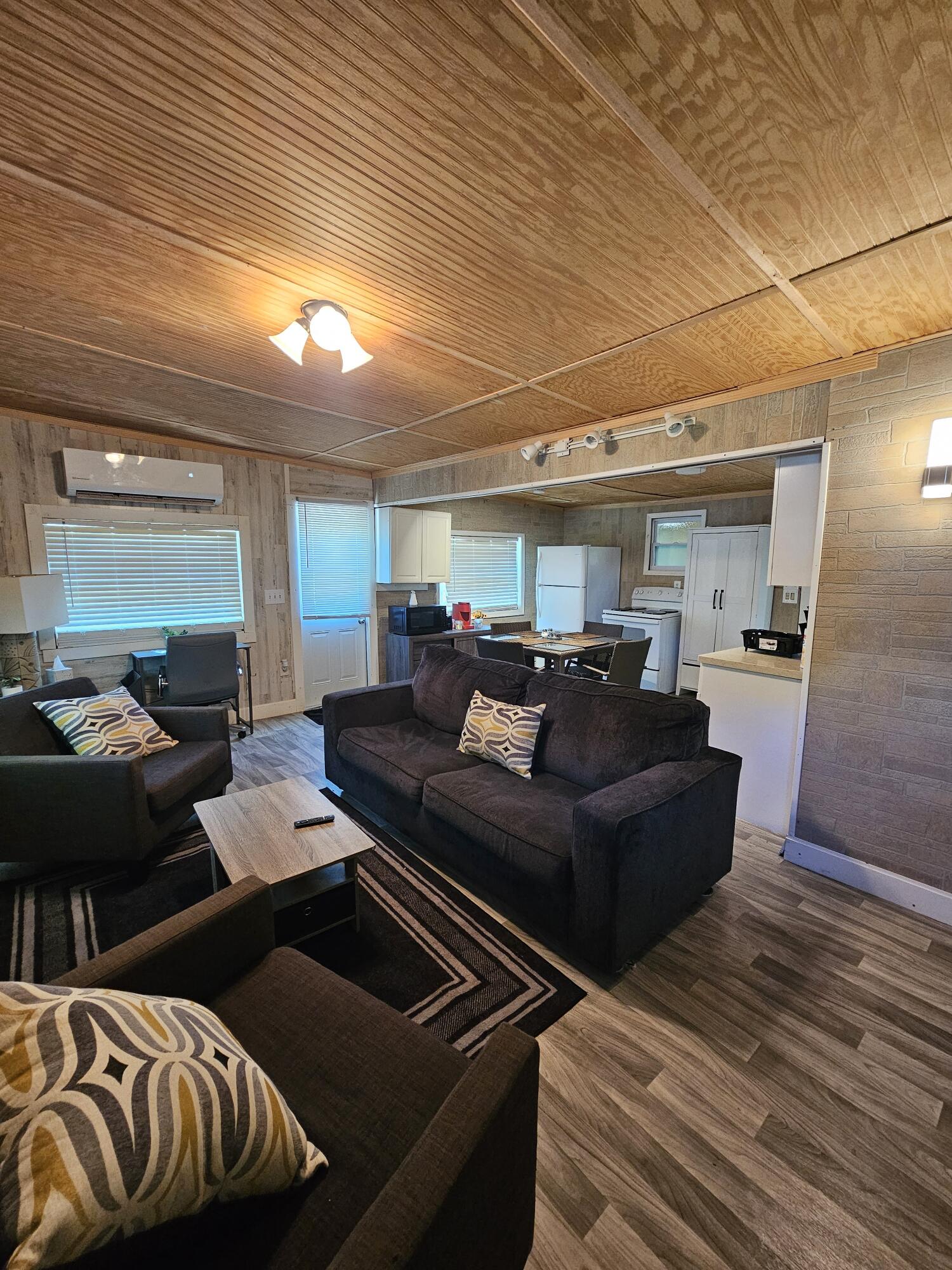 1087 Dusty Lane Property Photo 4