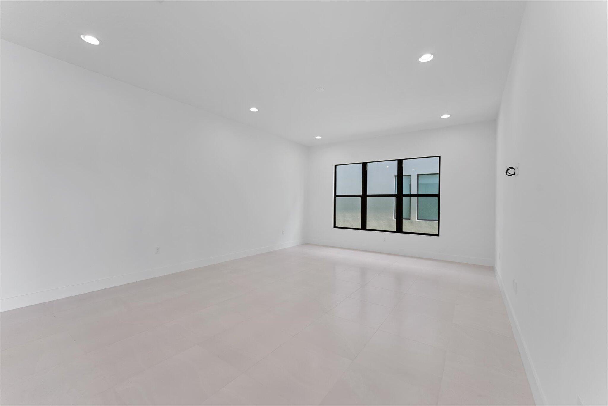 20062 Hirono Lane Property Photo 7
