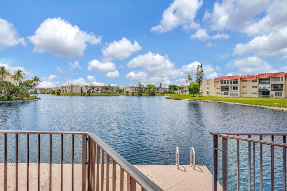 3091 E Sun Sunrise Lakes Drive E 207 Property Photo 32