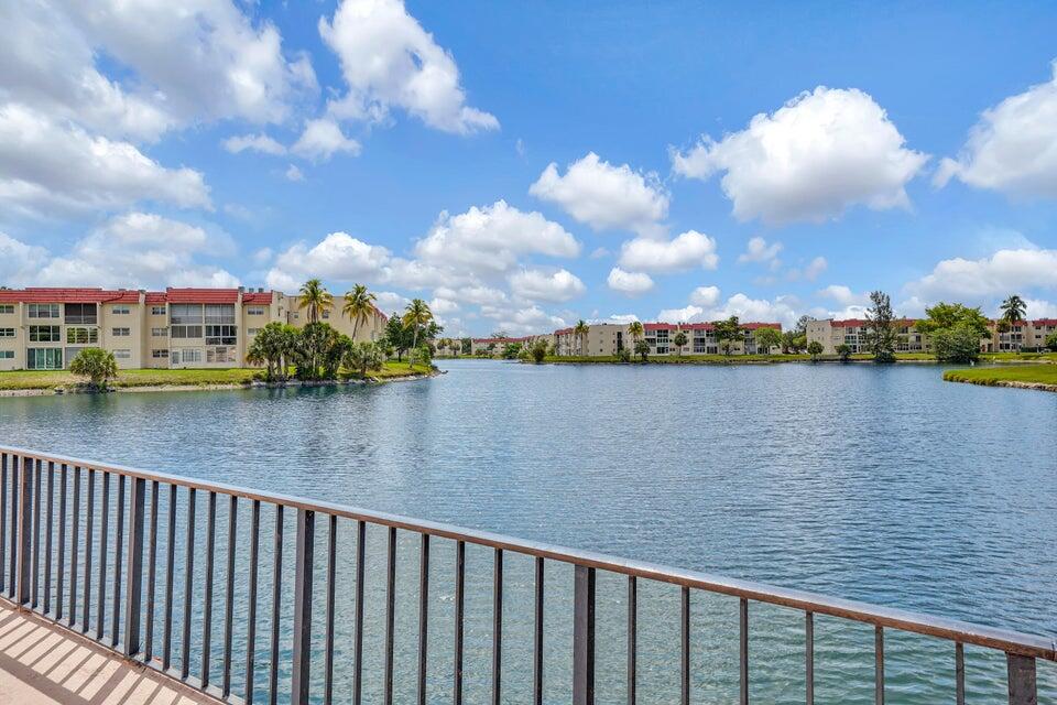 3091 E Sun Sunrise Lakes Drive E 207 Property Photo 33