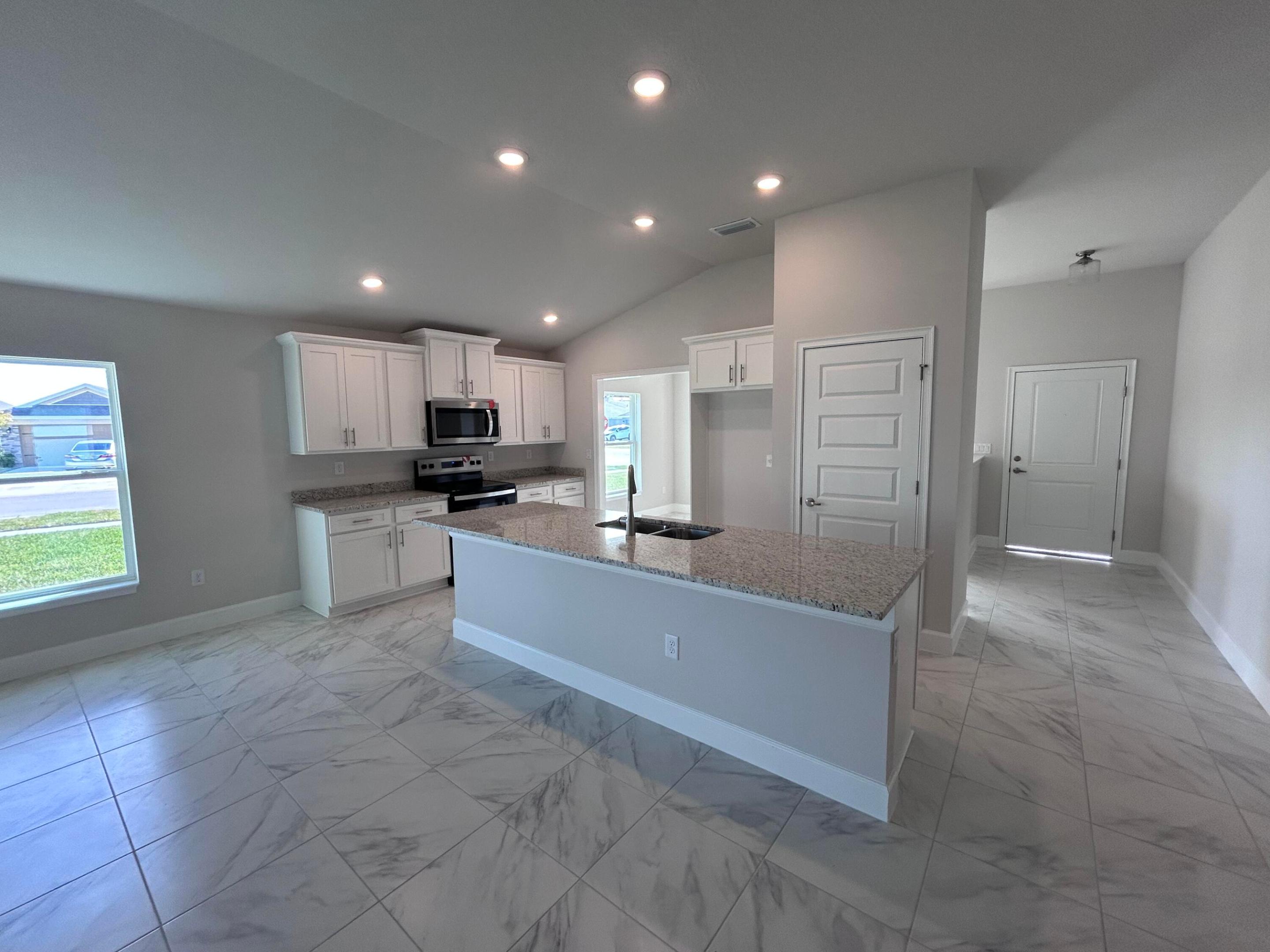 5728 Waterstone Boulevard Property Photo 5