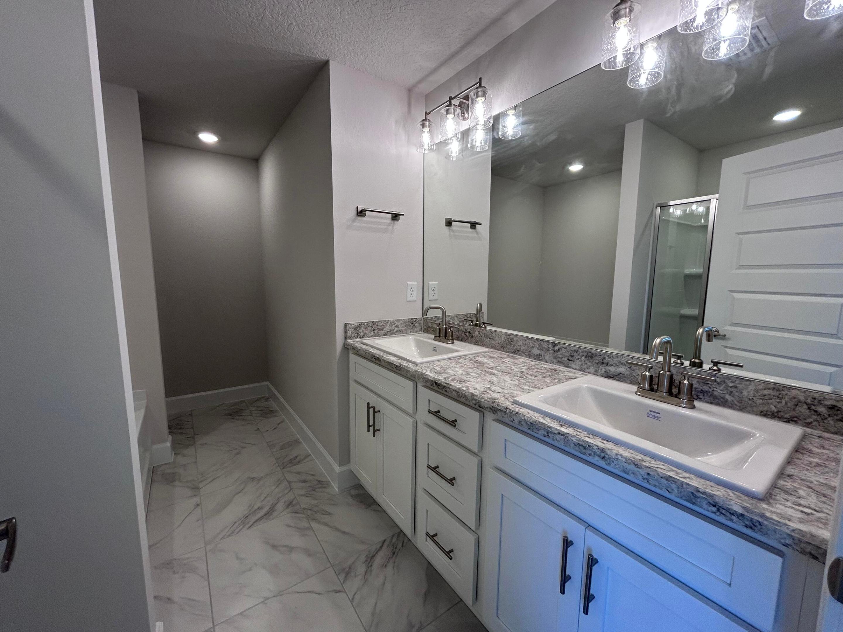 5728 Waterstone Boulevard Property Photo 10