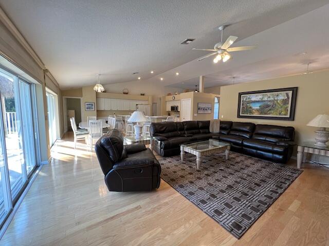 1299 Morse Boulevard Property Photo 8