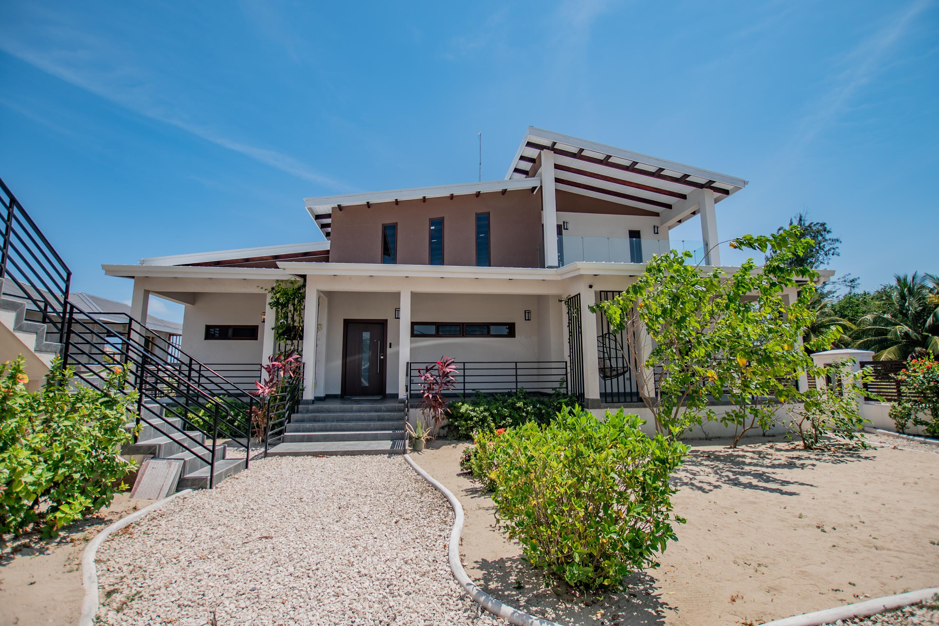 238 Placencia Road