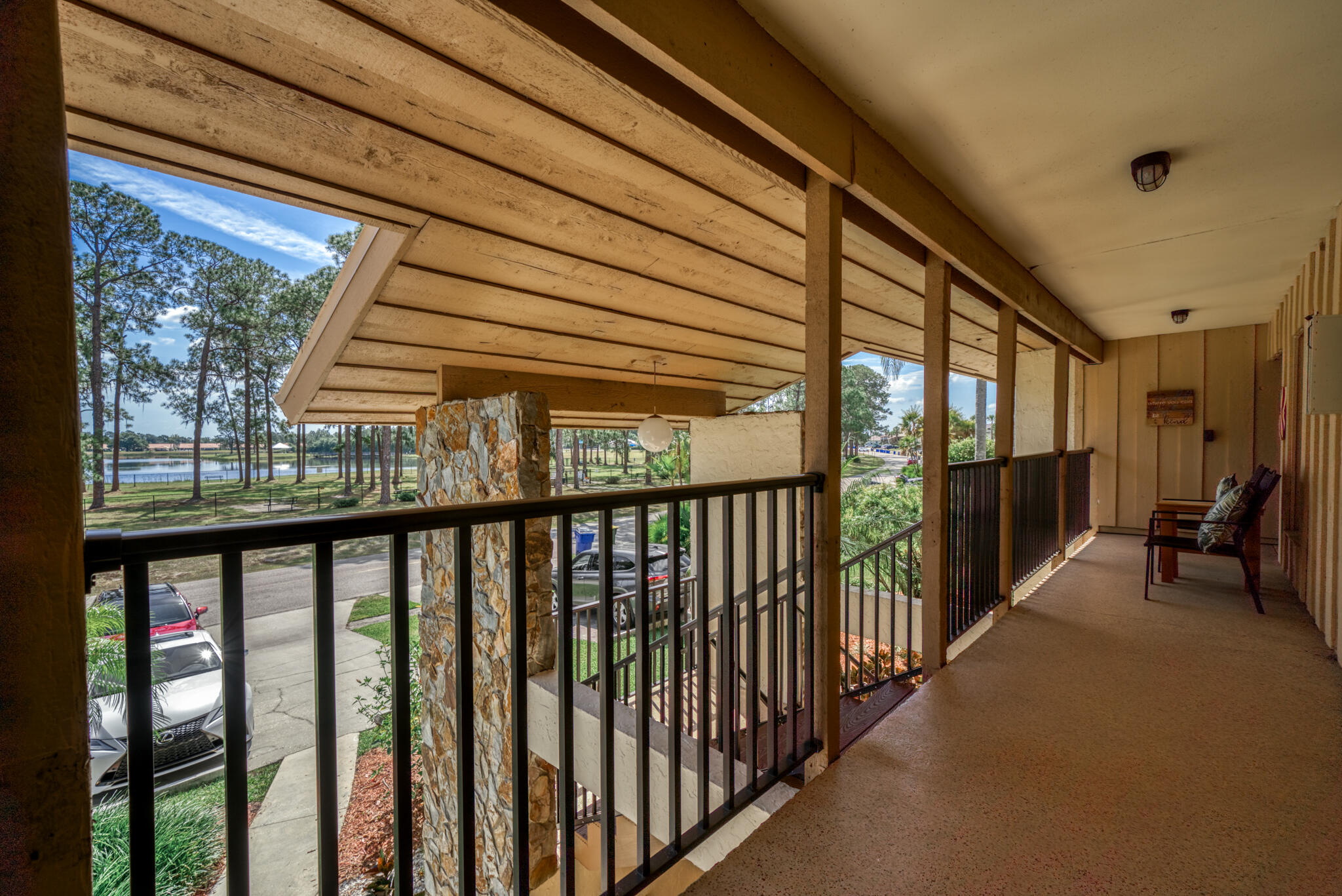 3833 Edgewater Drive Property Photo 4