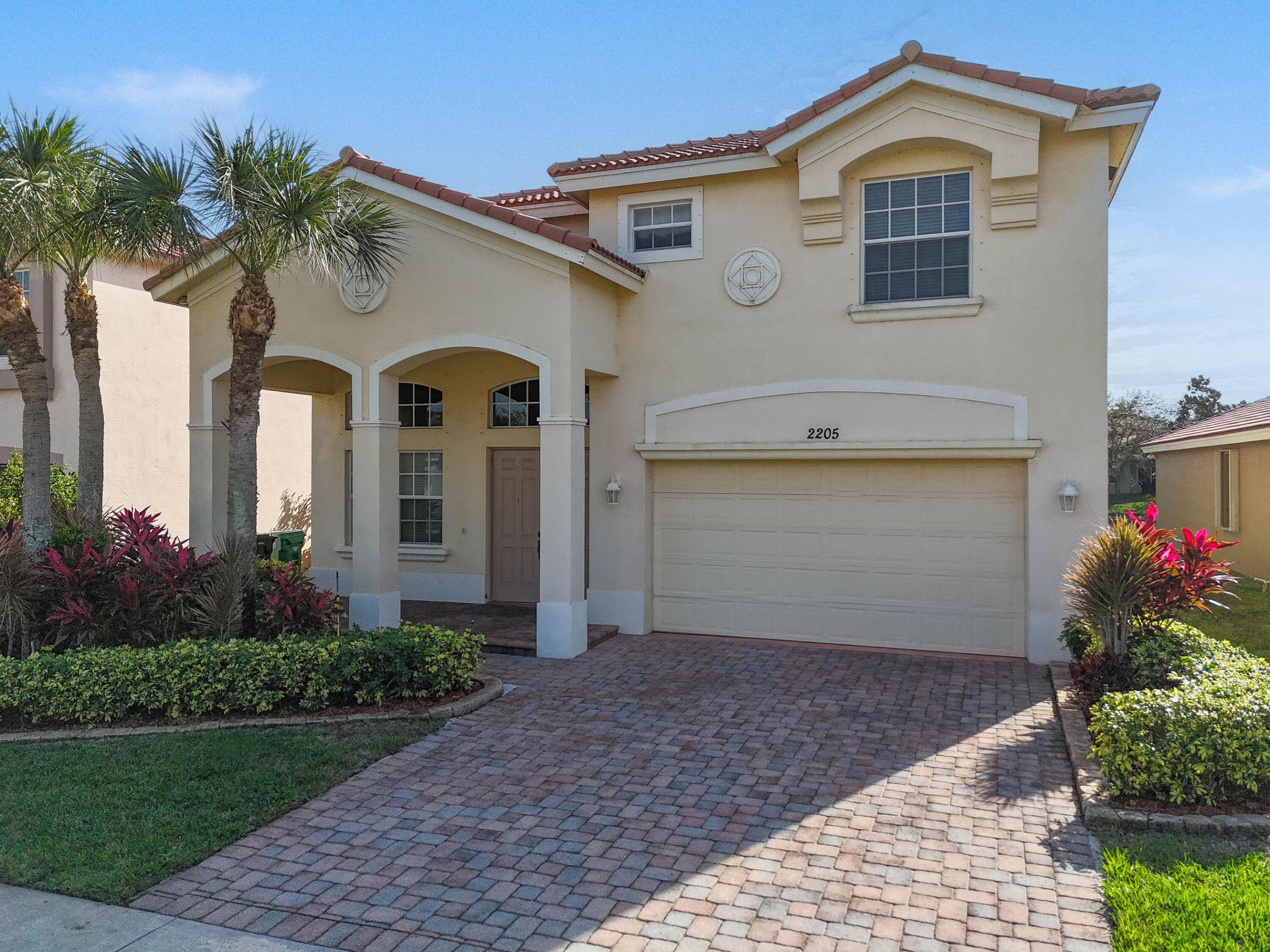 2205 SW Newport Isles Boulevard Property Photo 1