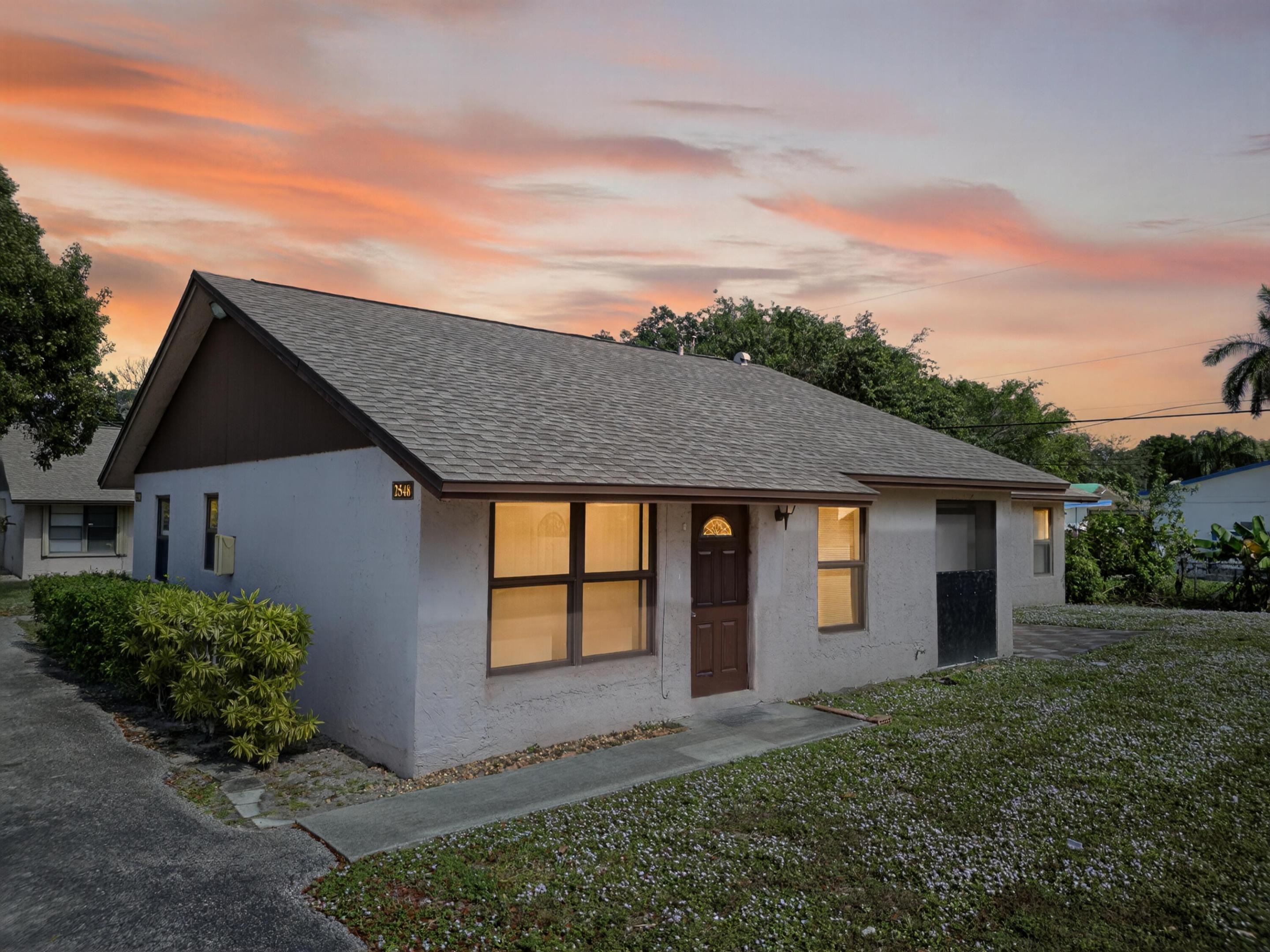 2548 Ida Way