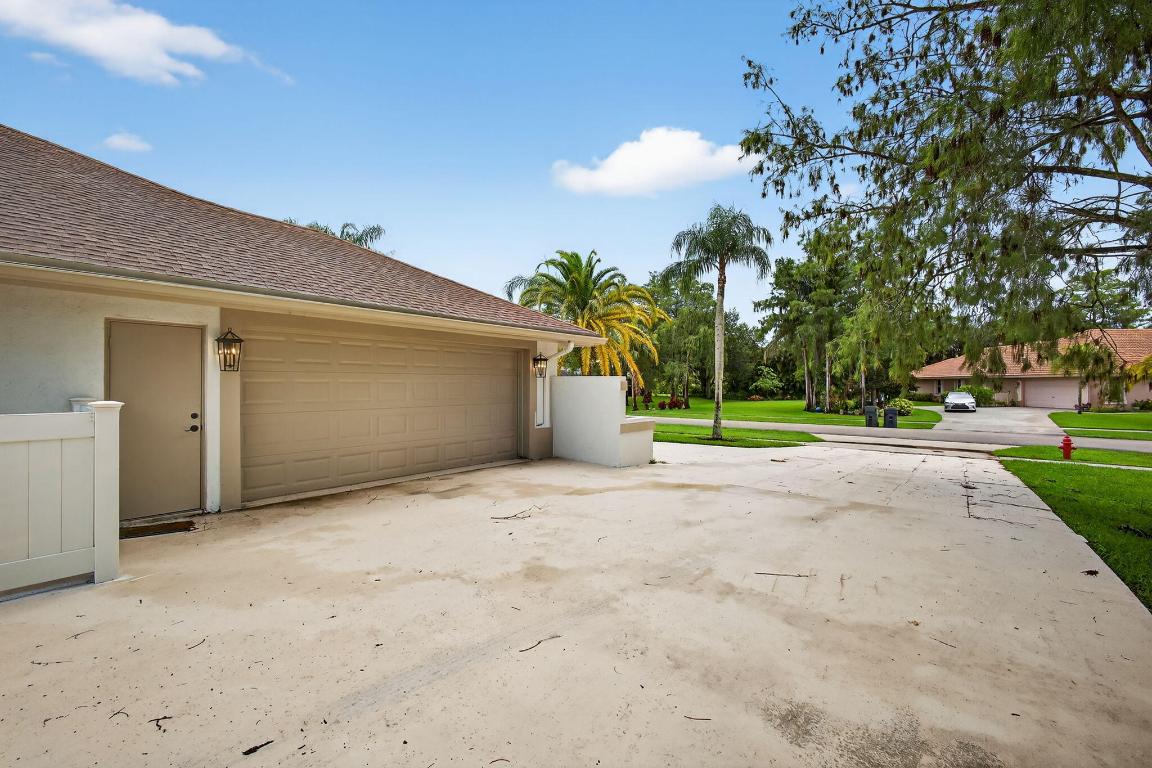 1295 Longlea Terrace Property Photo 4