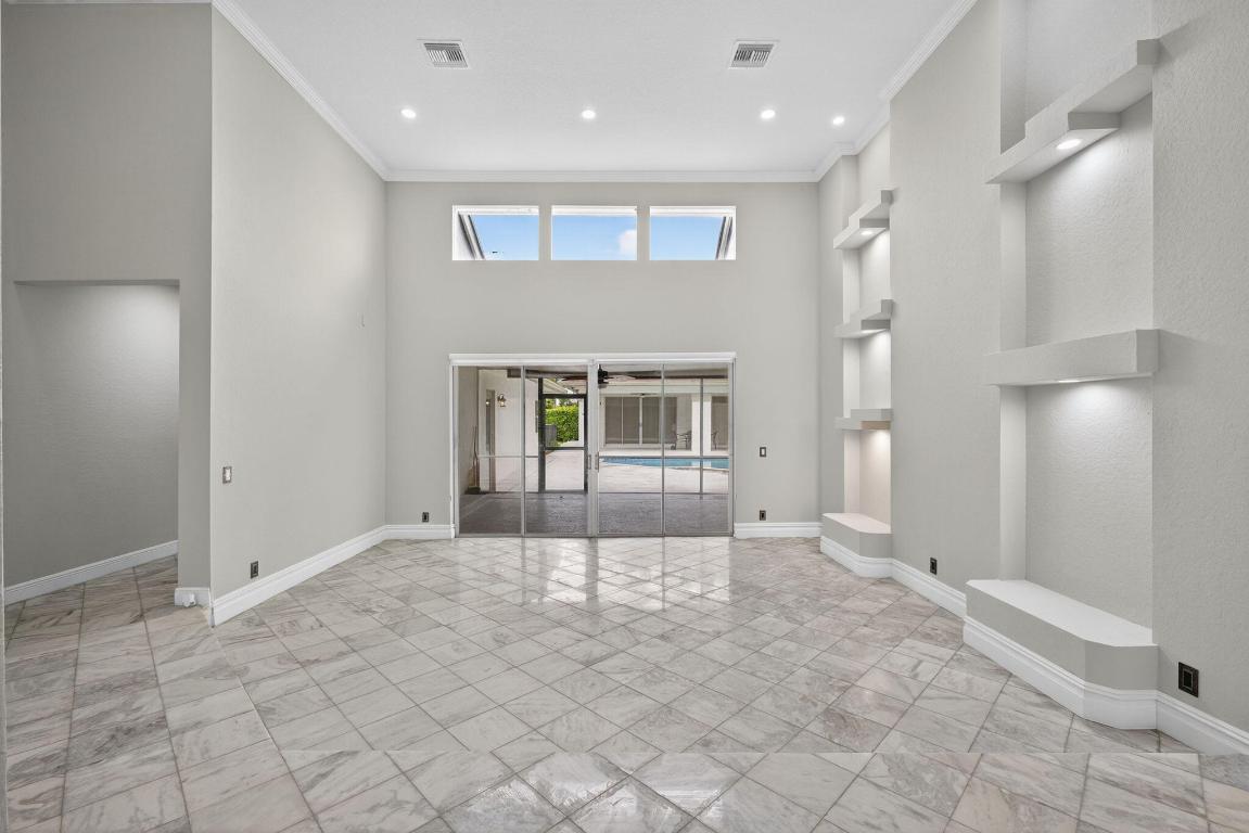 1295 Longlea Terrace Property Photo 8