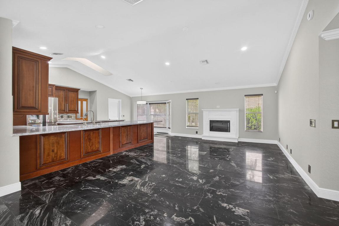 1295 Longlea Terrace Property Photo 23