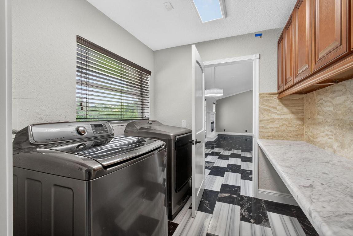 1295 Longlea Terrace Property Photo 32