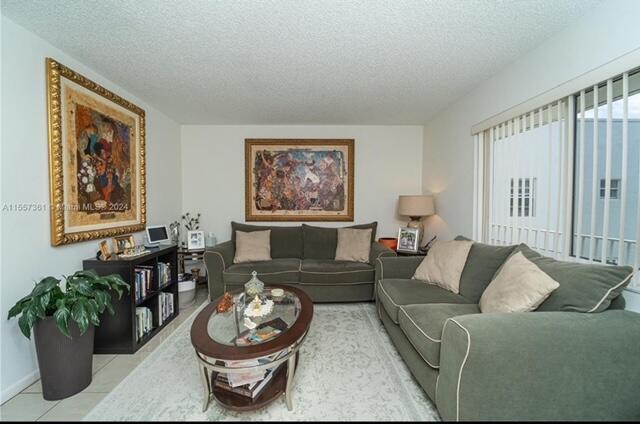 185 Normandy D Property Photo 5