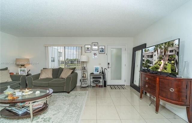 185 Normandy D Property Photo 6