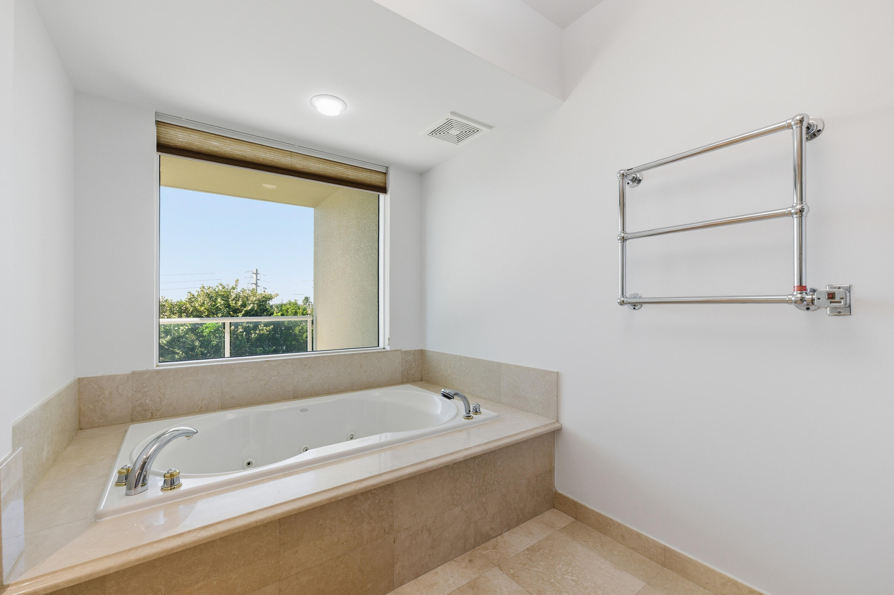 1063 Hillsboro Mile 301 Property Photo 35