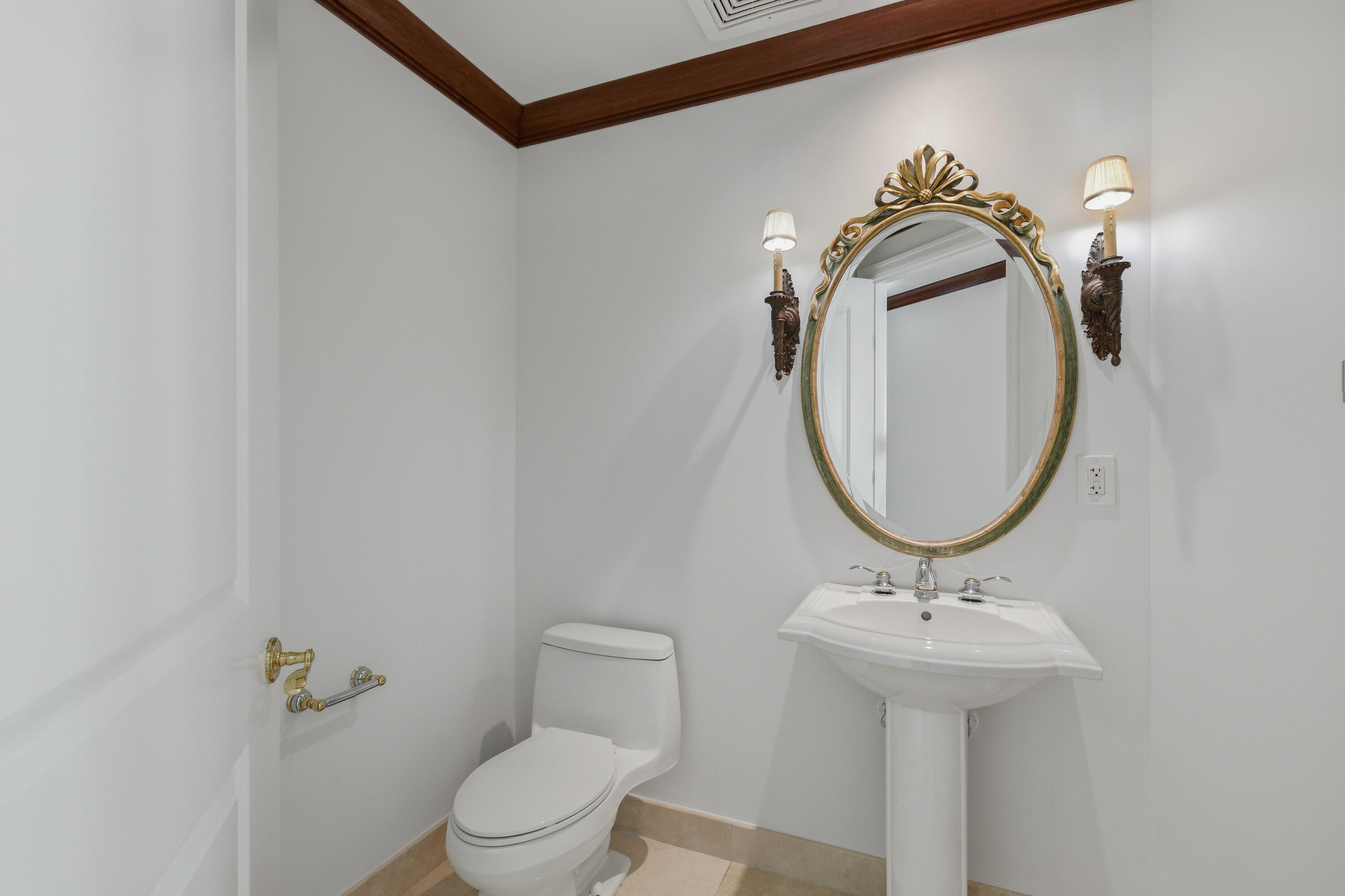 1063 Hillsboro Mile 301 Property Photo 39