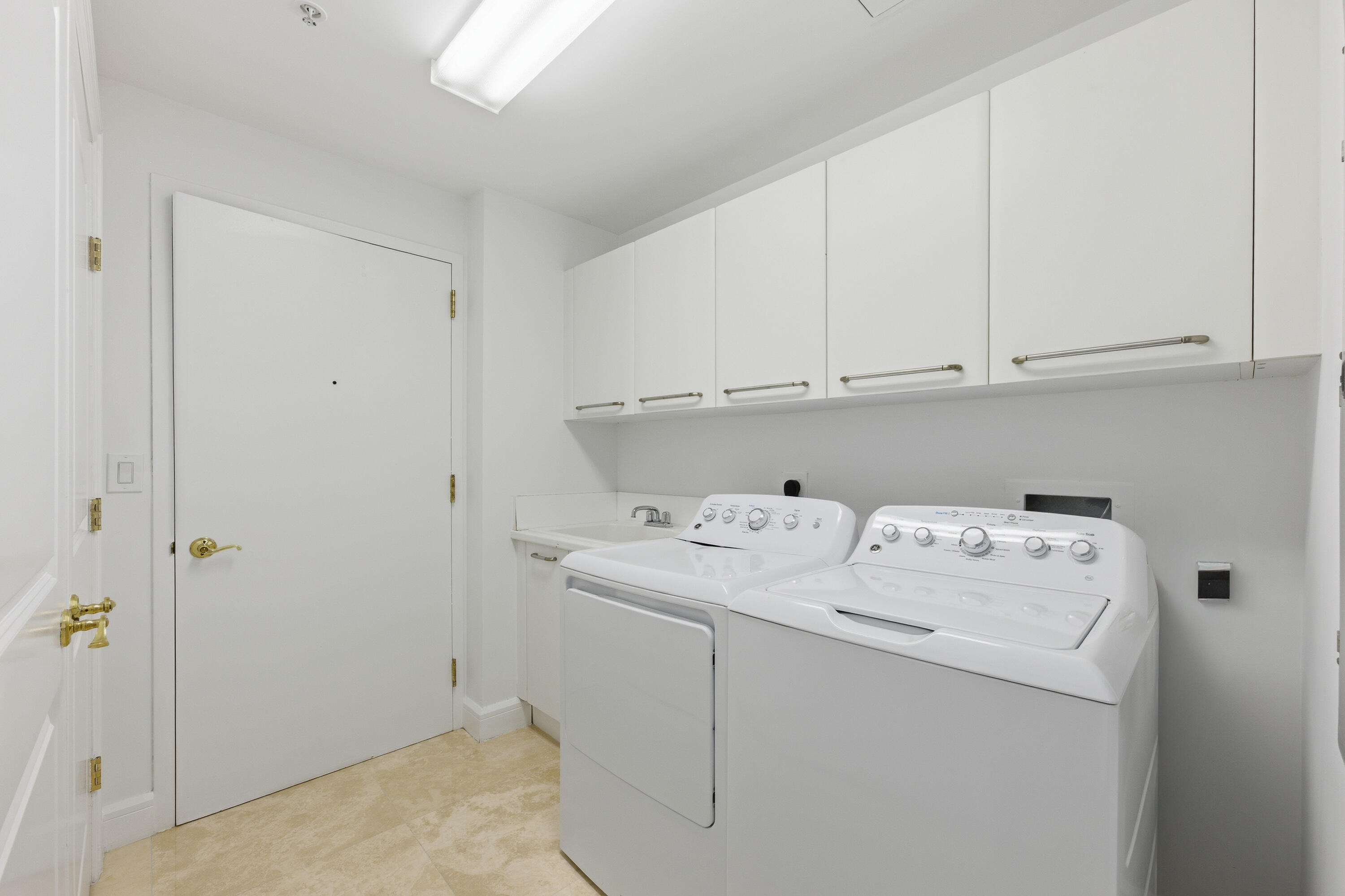 1063 Hillsboro Mile 301 Property Photo 49
