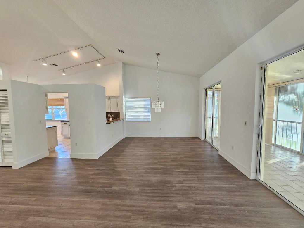 9637 Shadybrook Drive 201 Property Photo 6
