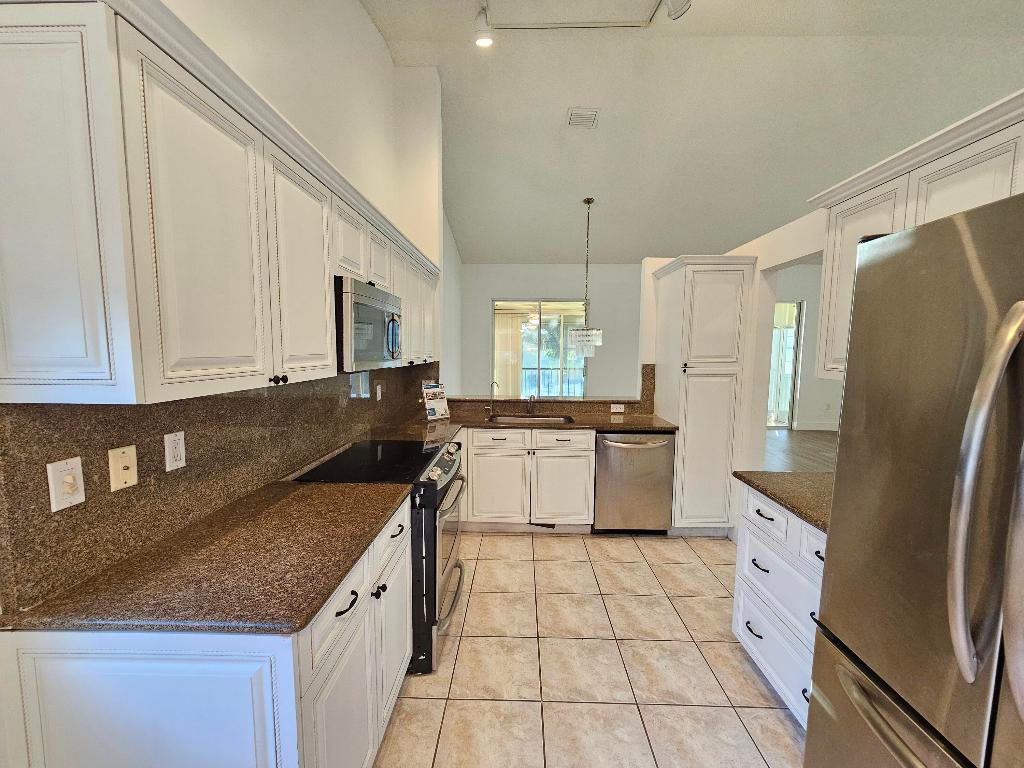 9637 Shadybrook Drive 201 Property Photo 10