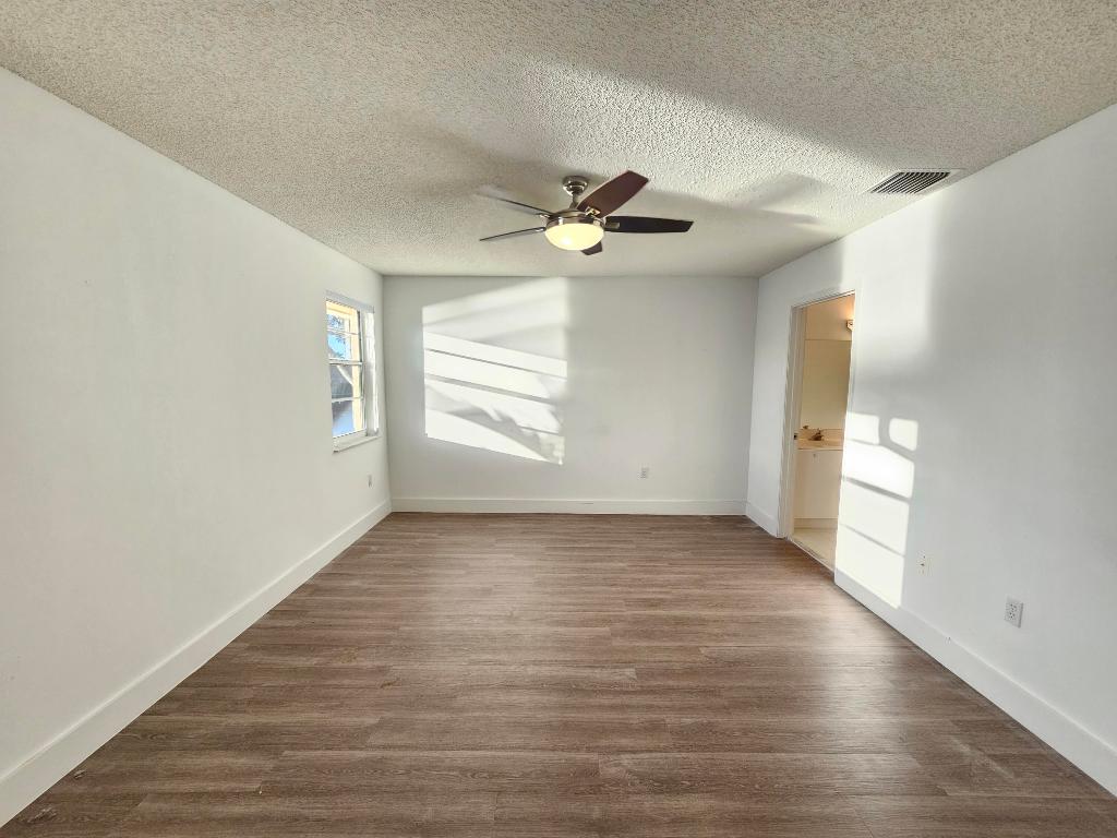 9637 Shadybrook Drive 201 Property Photo 12