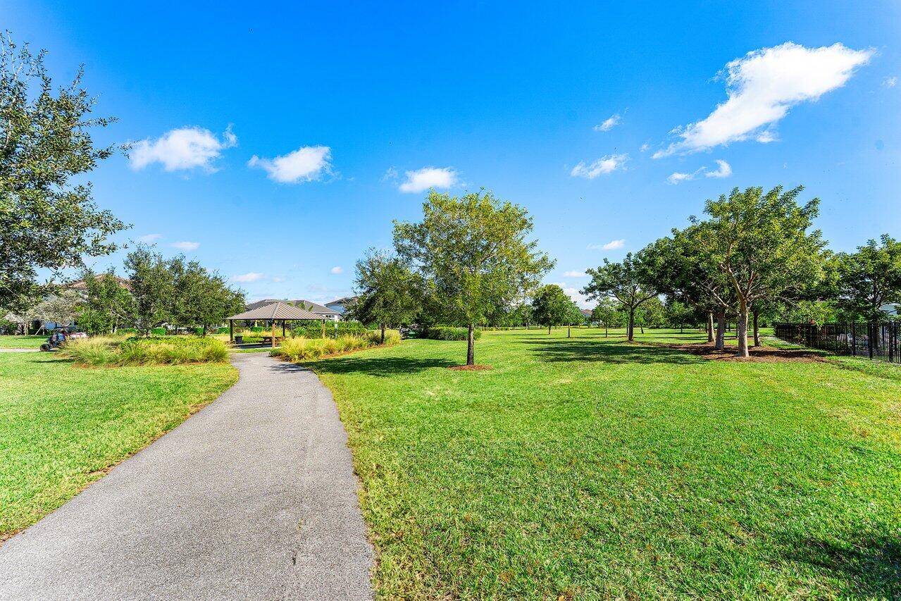 940 Hookline Circle Property Photo 45