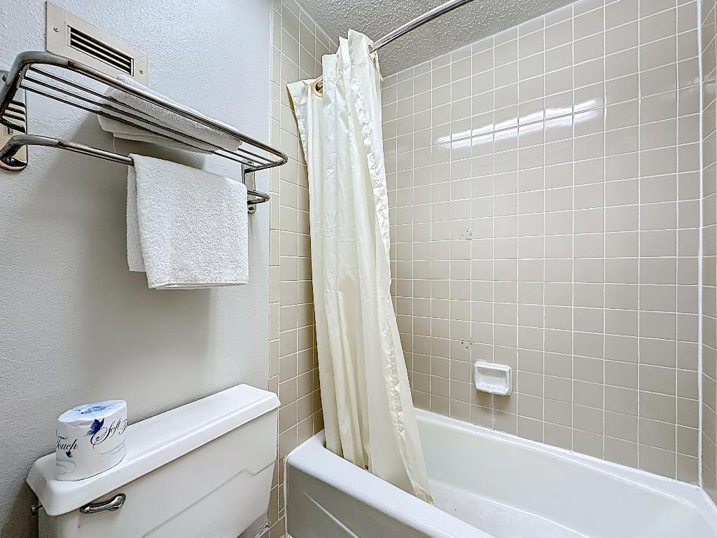 910 Suemac Road Property Photo 26