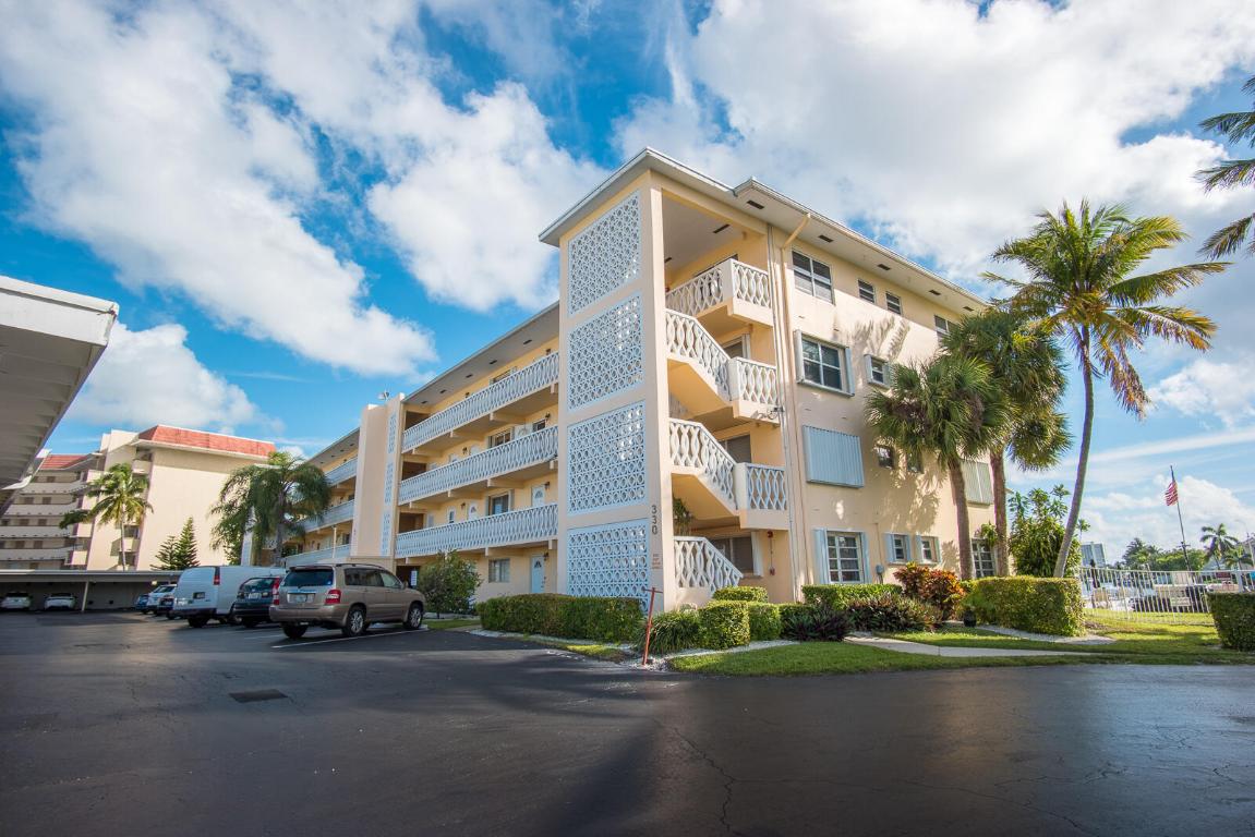 230 N Federal Highway 205 Property Photo 1