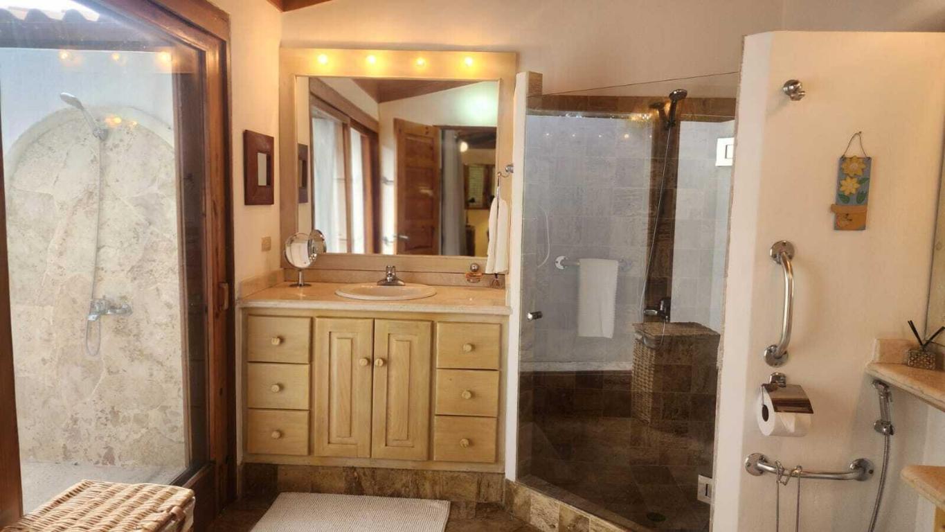 143 00 Property Photo 3